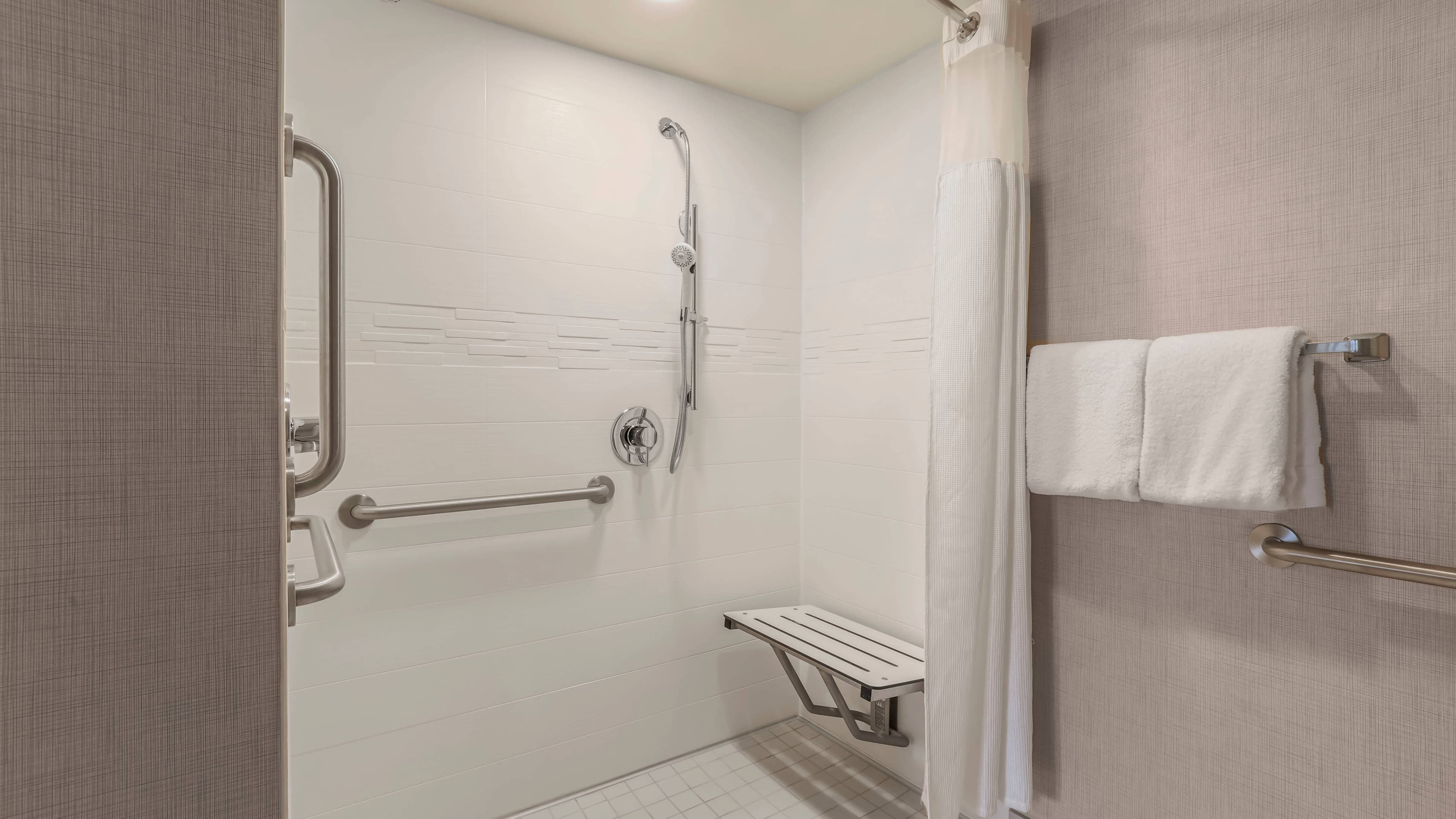 1 Bedroom Suite - Image 9