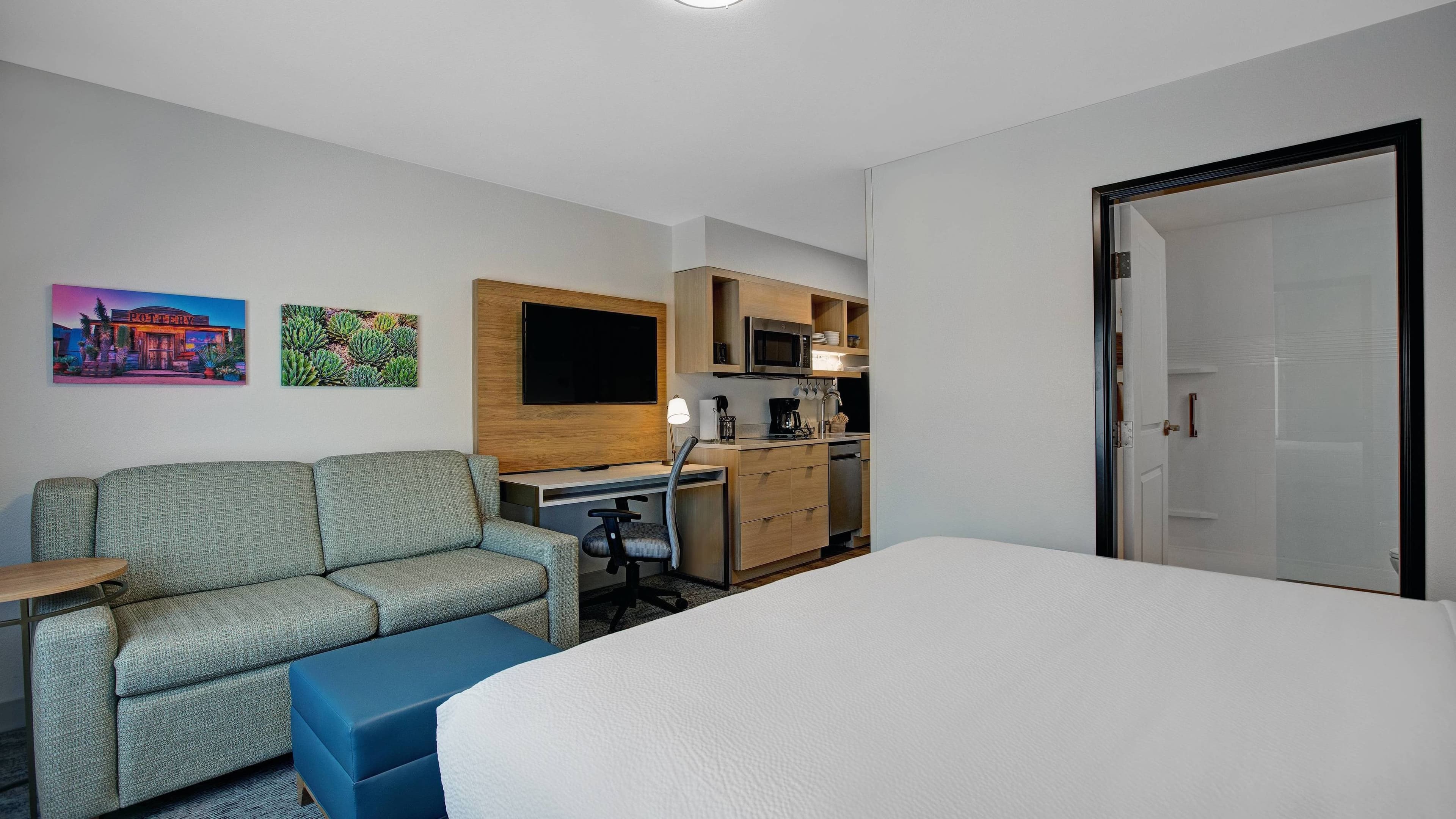 King Studio Suite - Image 2