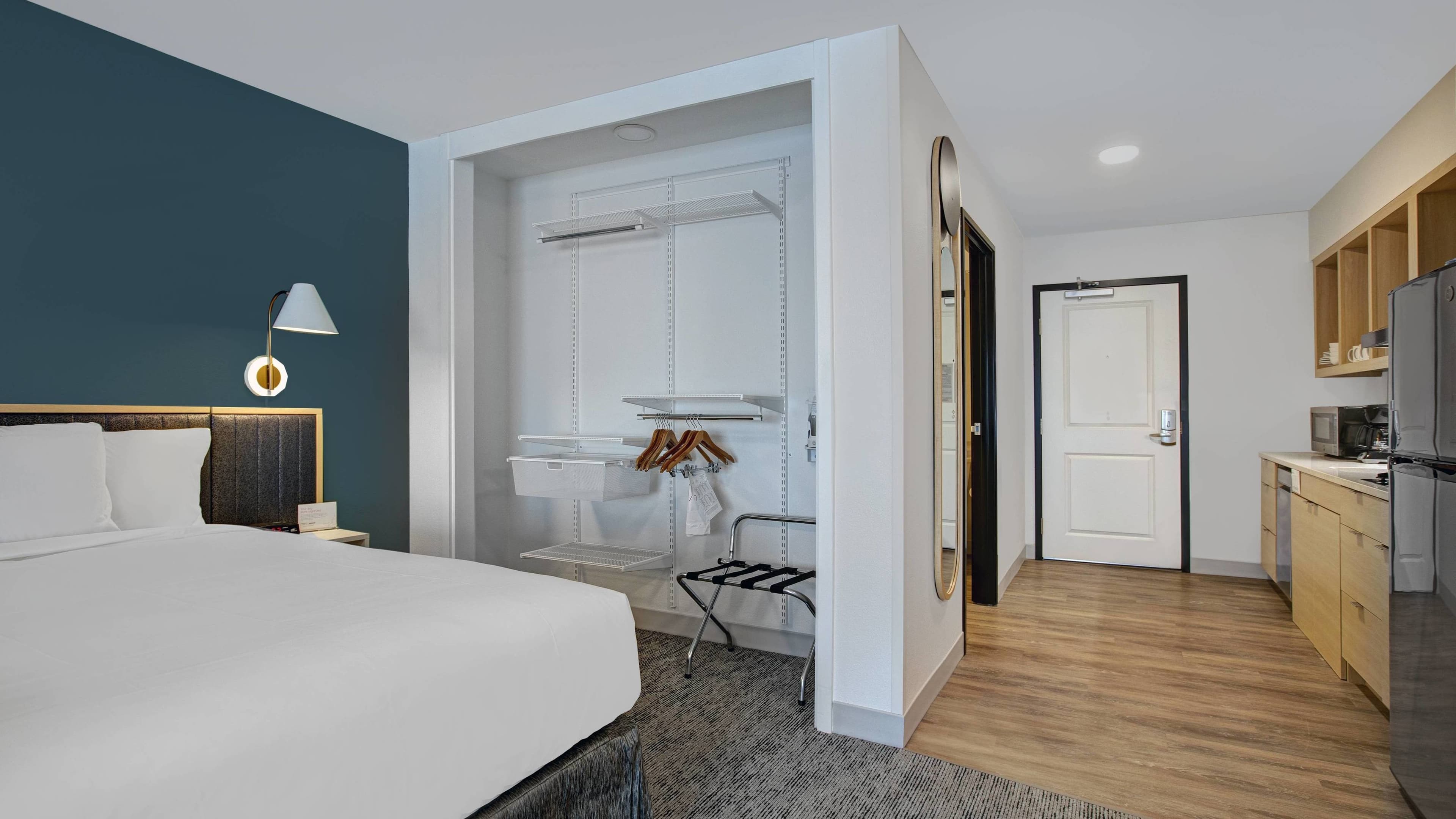 King Studio Suite - Image 3