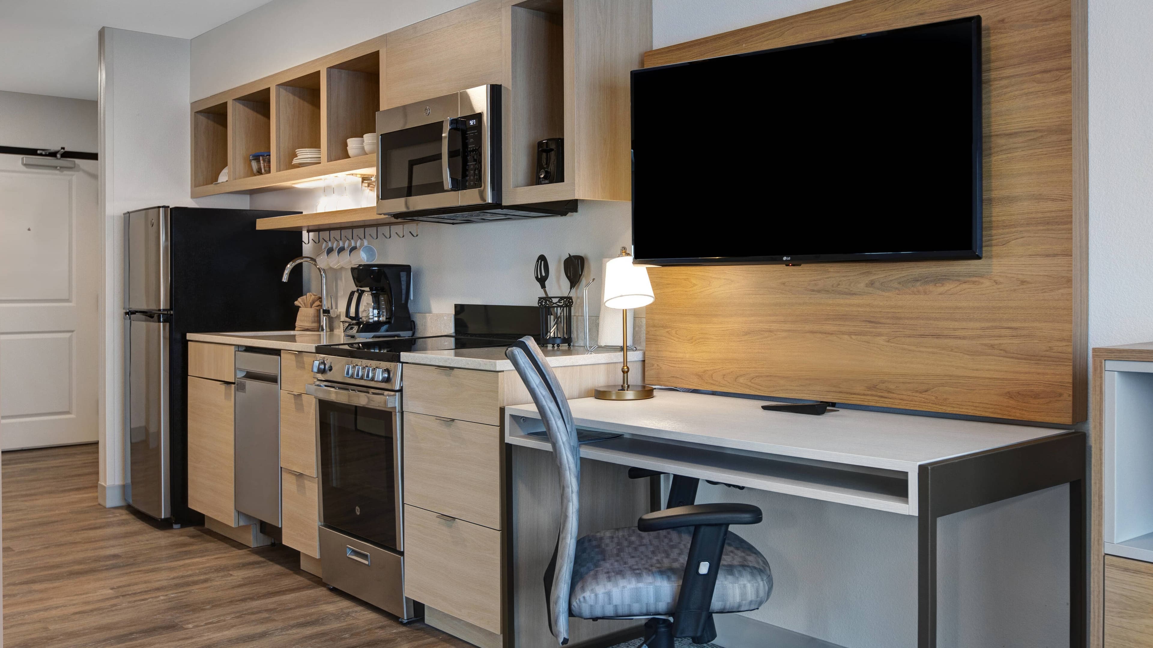 King Studio Suite - Image 4