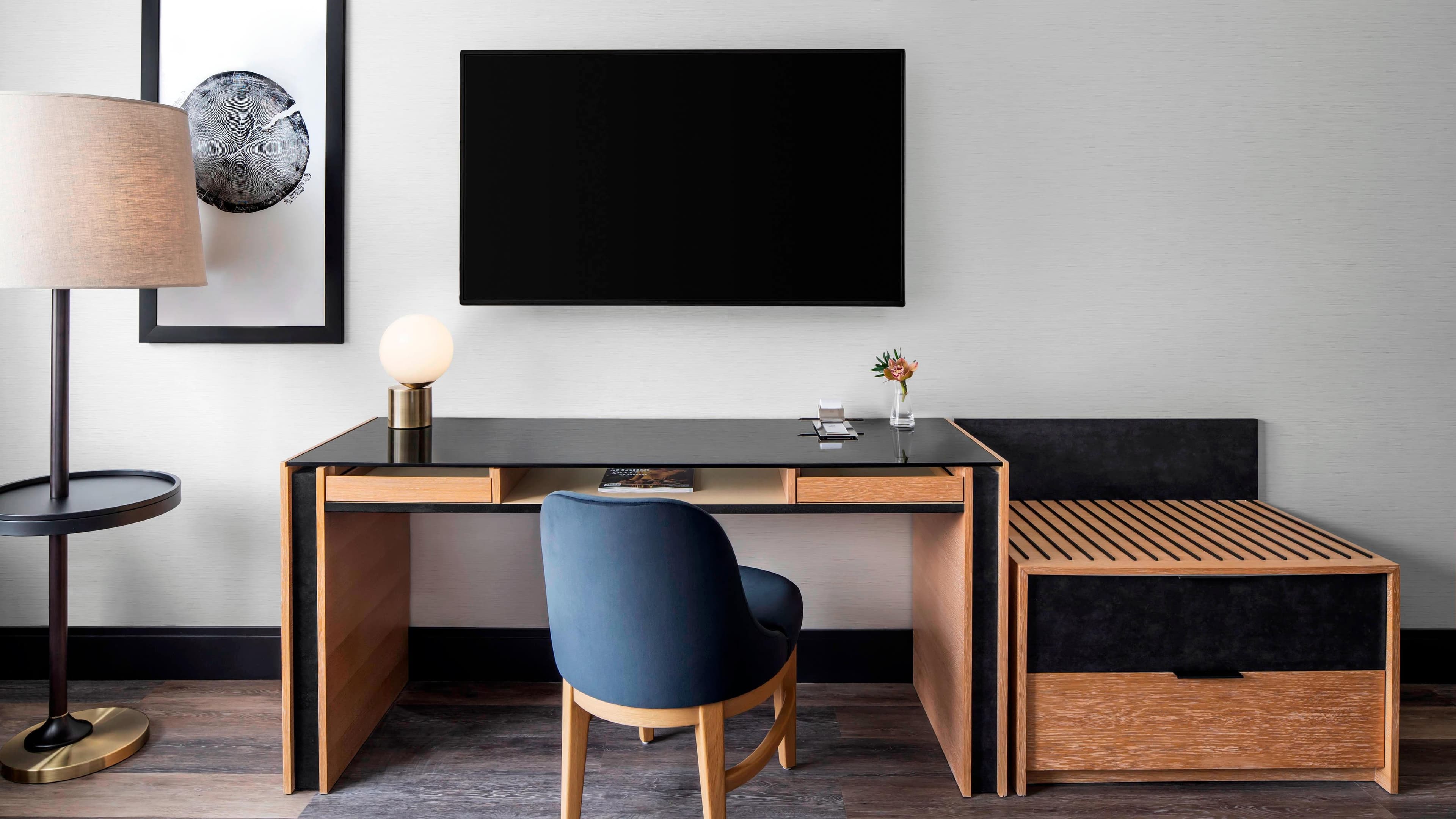 Queen Queen Guest Room - Image 4