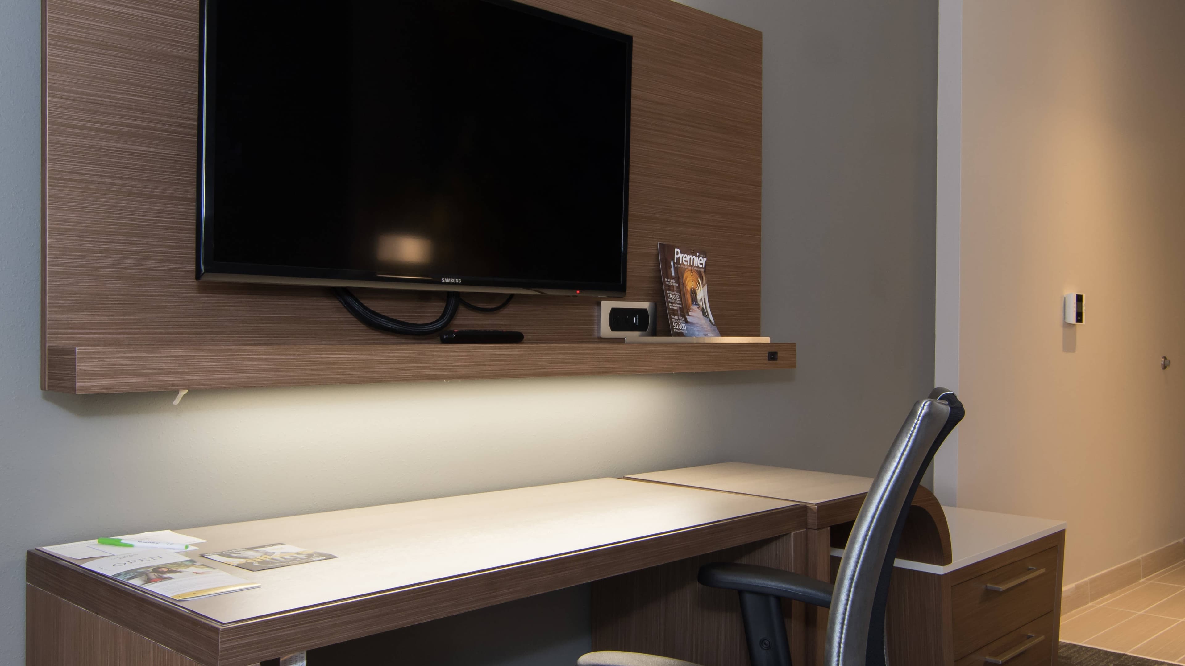 King Guest Room - Image 2