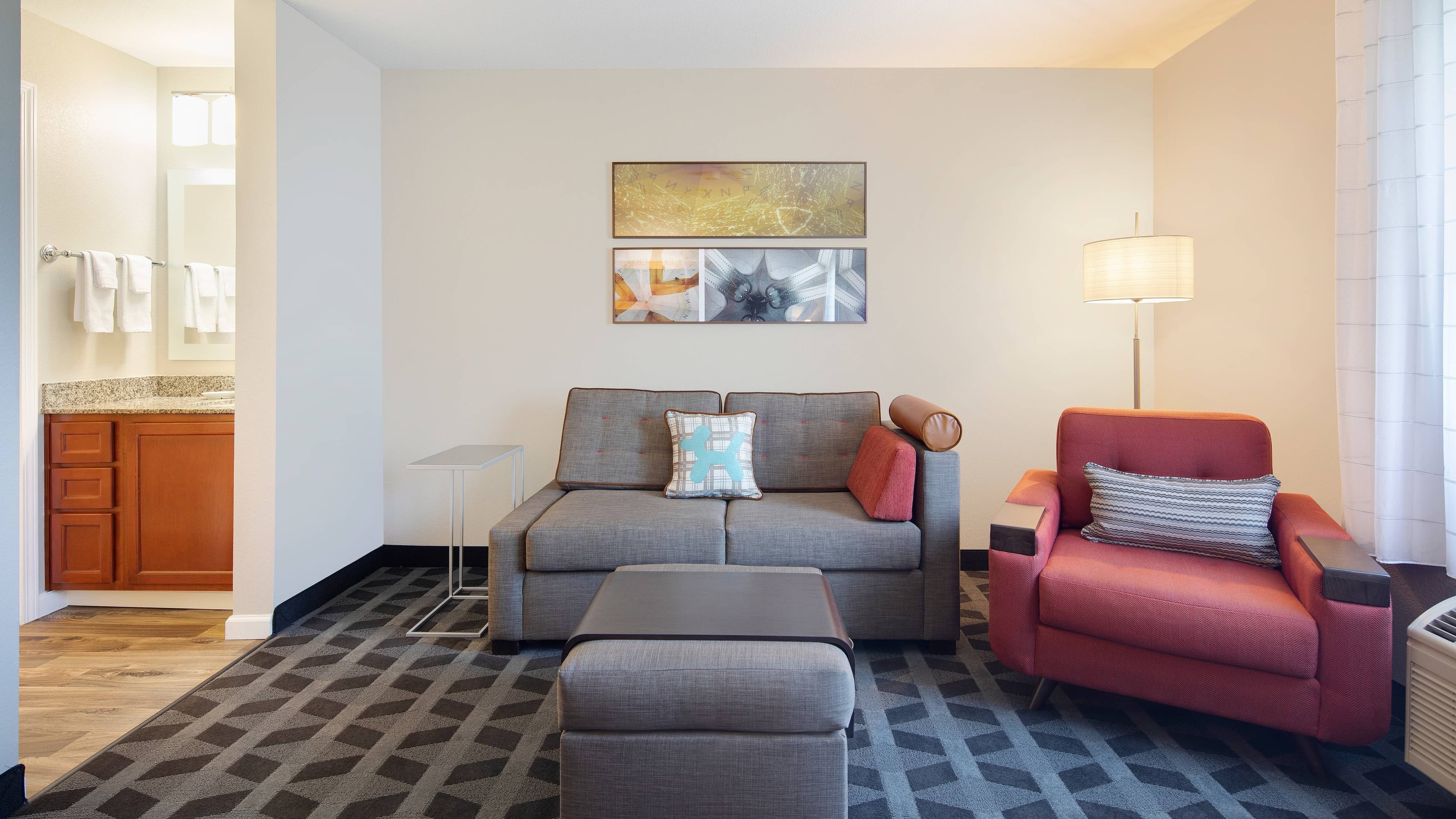 1 Bedroom 2 room Suite - Image 3