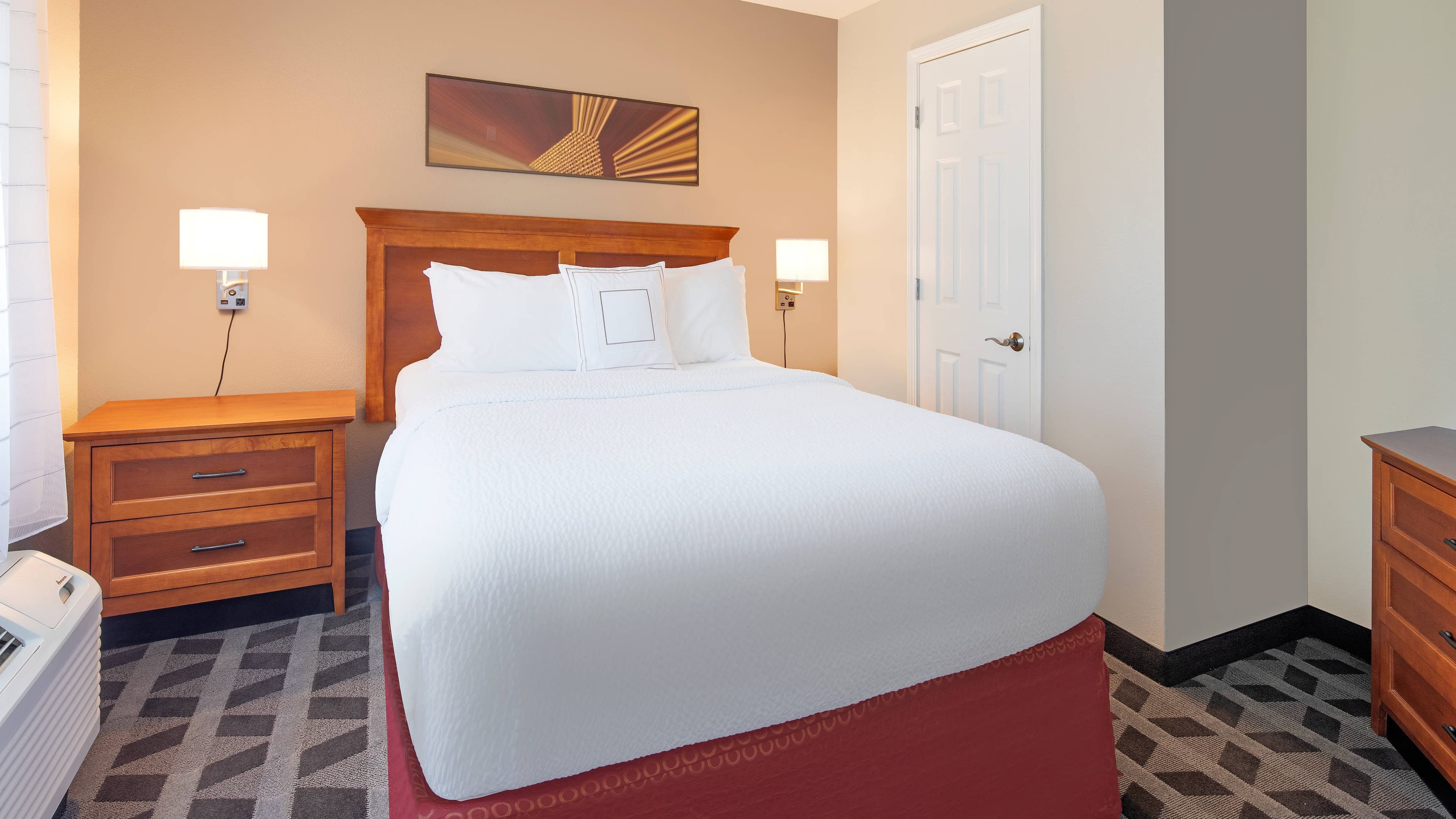 1 Bedroom 2 room Suite - Image 1