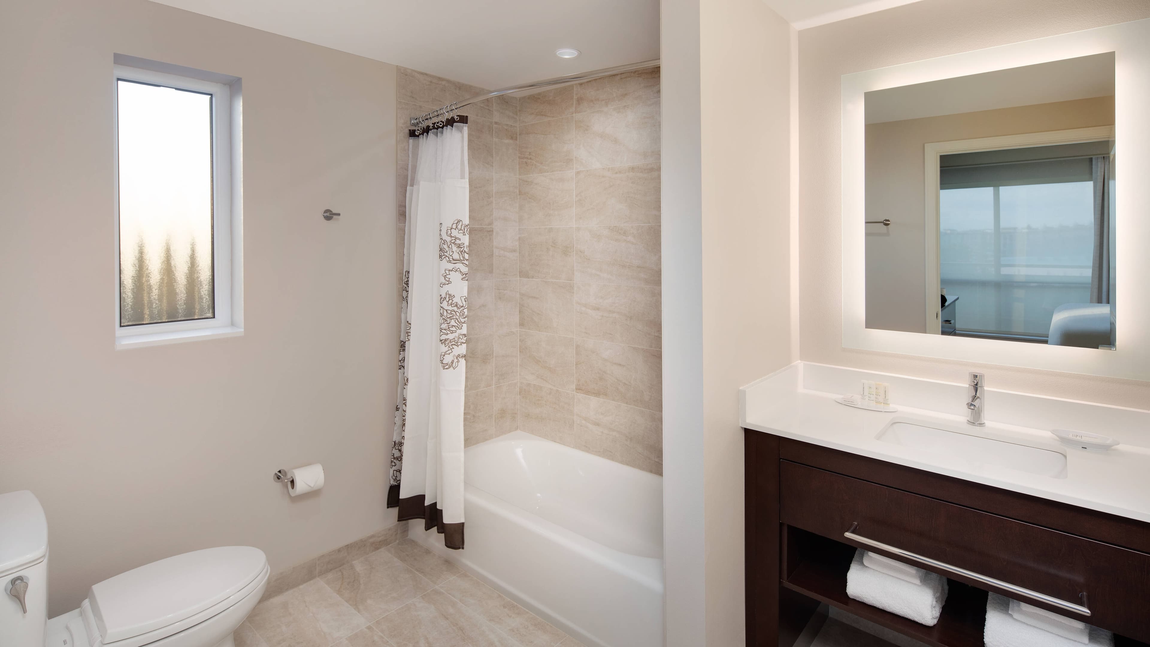 King Studio Suite - Image 5