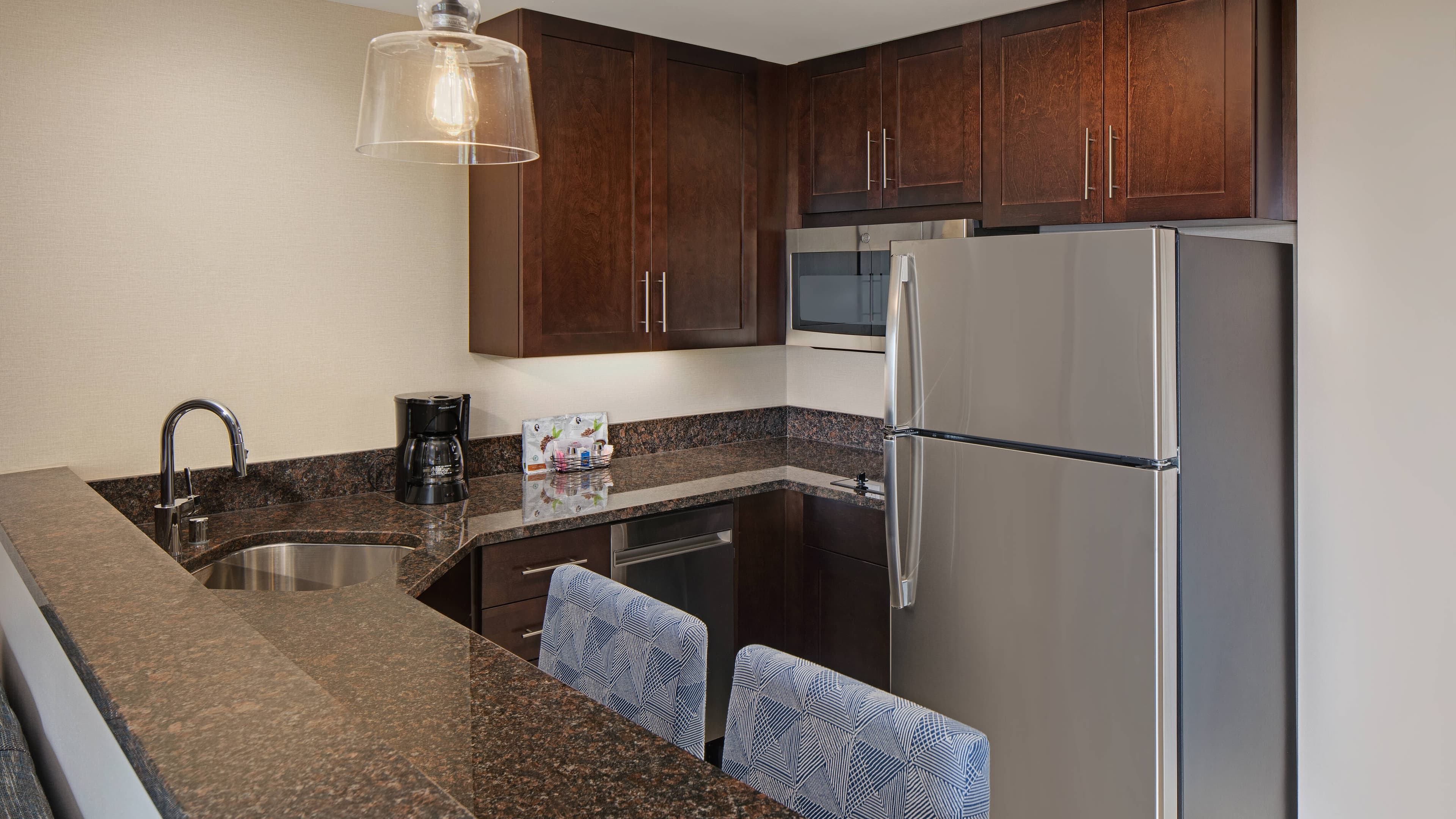 King Studio Suite - Image 2