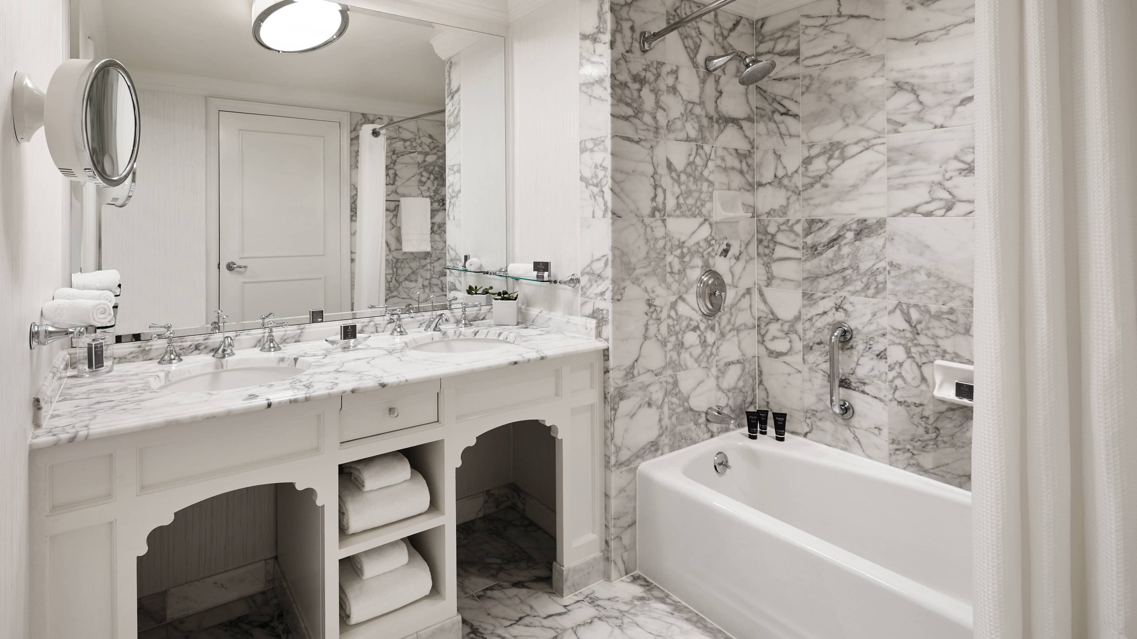 Deluxe Guest room - Image 4