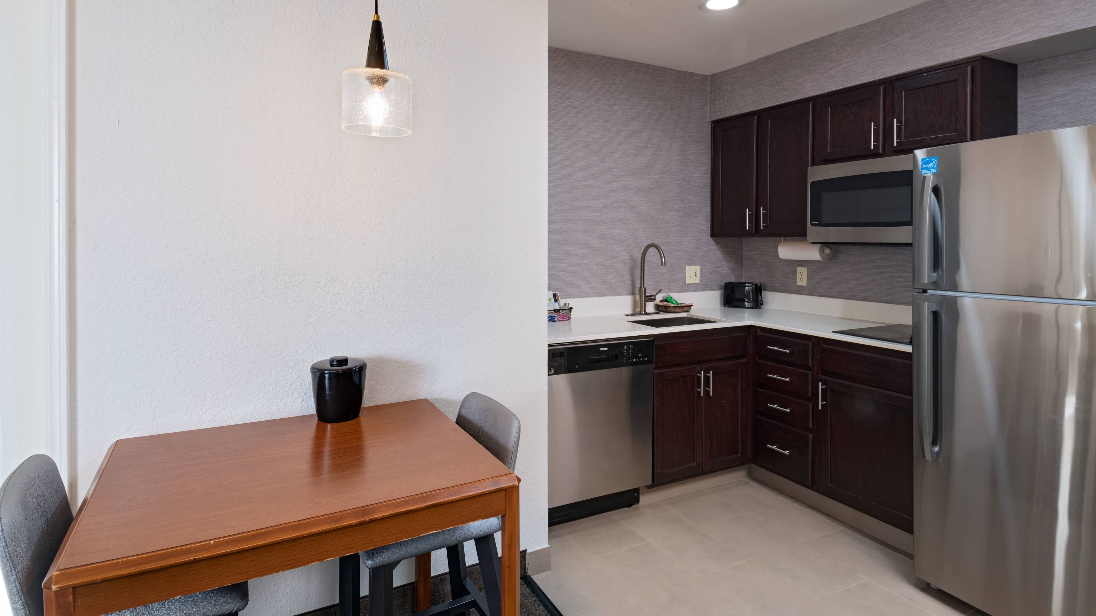 1 Bedroom Suite - Image 2