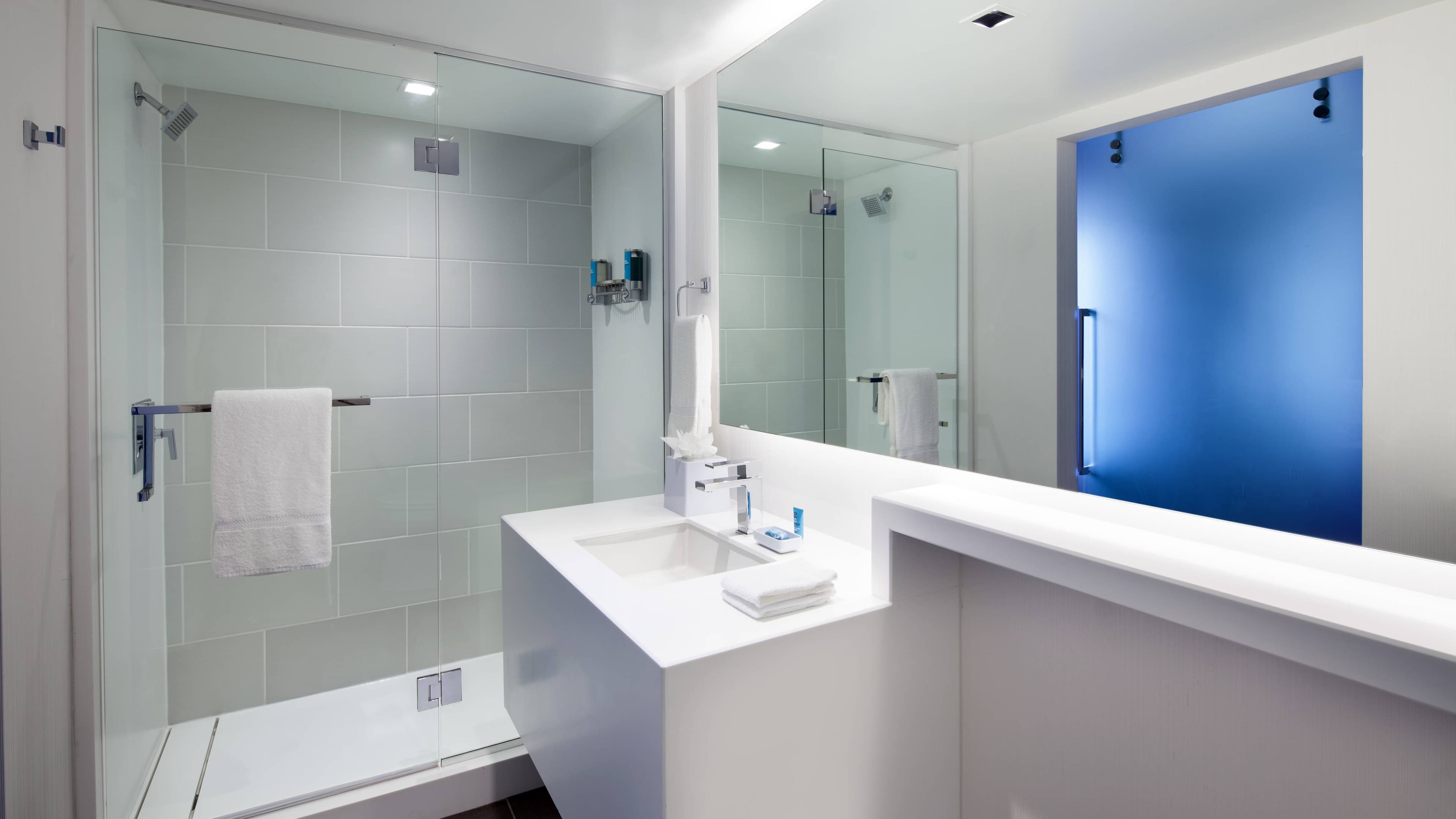 Aloft Guest Room - Image 3