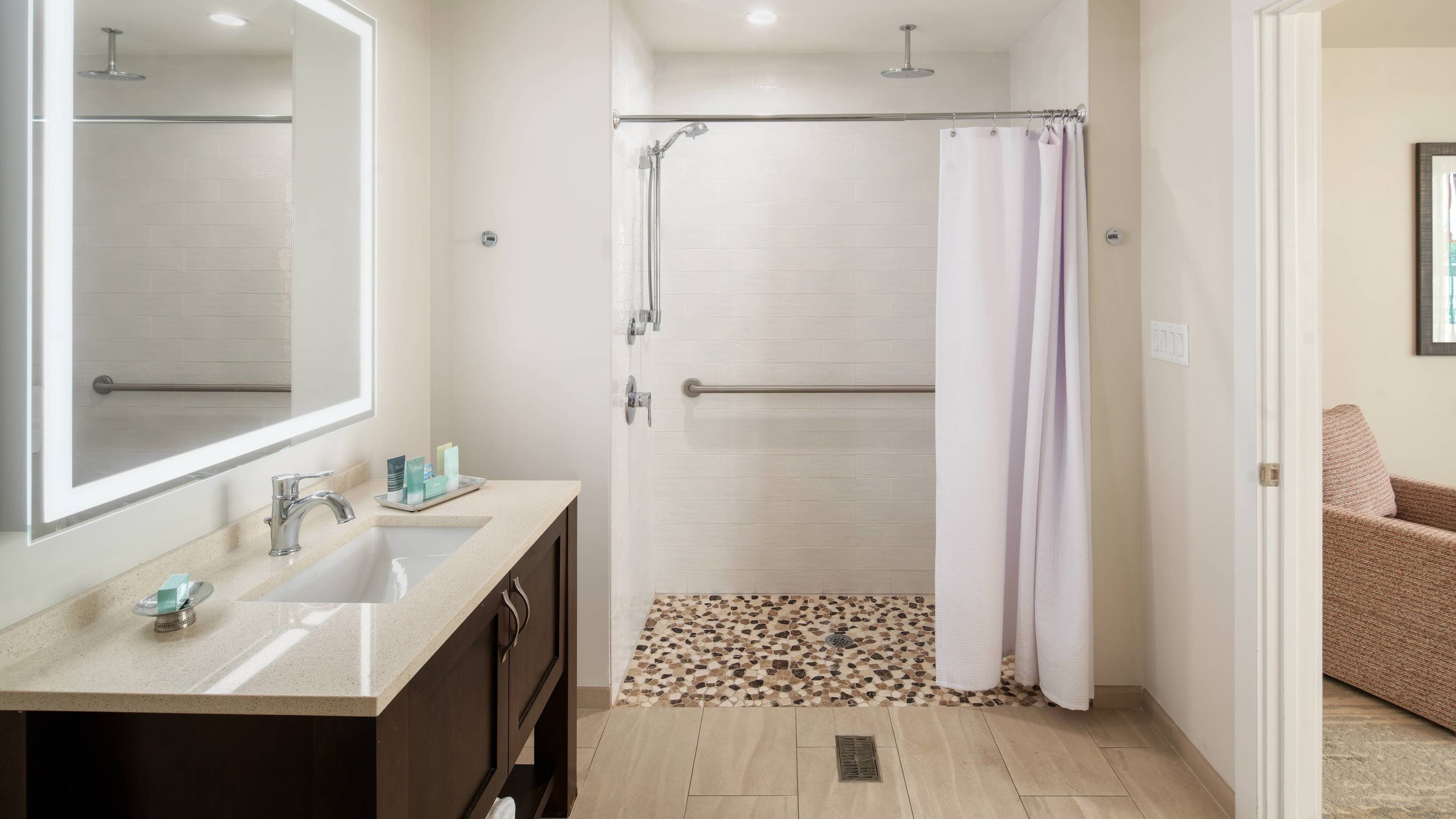 King Retreat Villa - Image 4