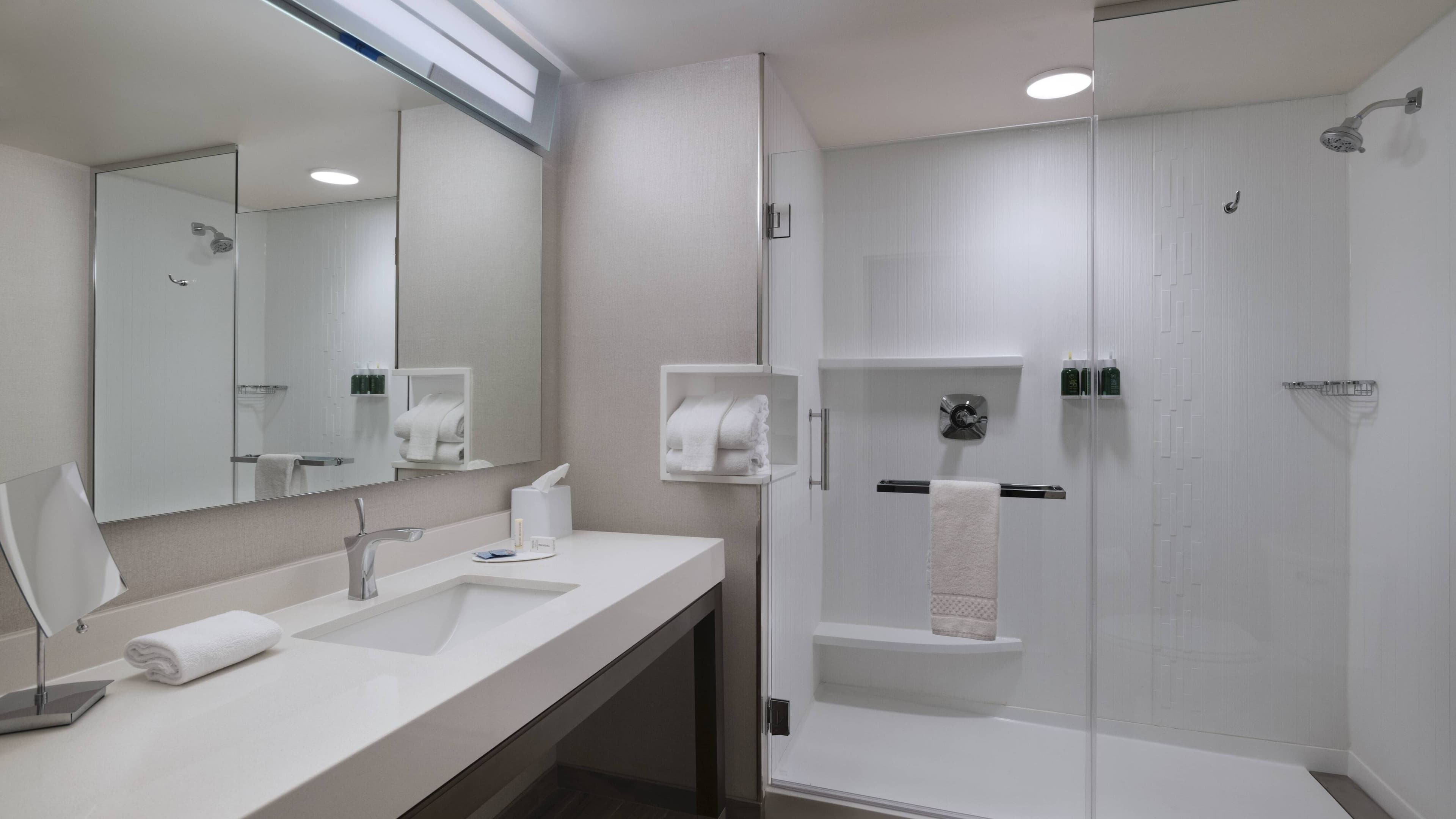 Guest Room King with Sofa - Image 6