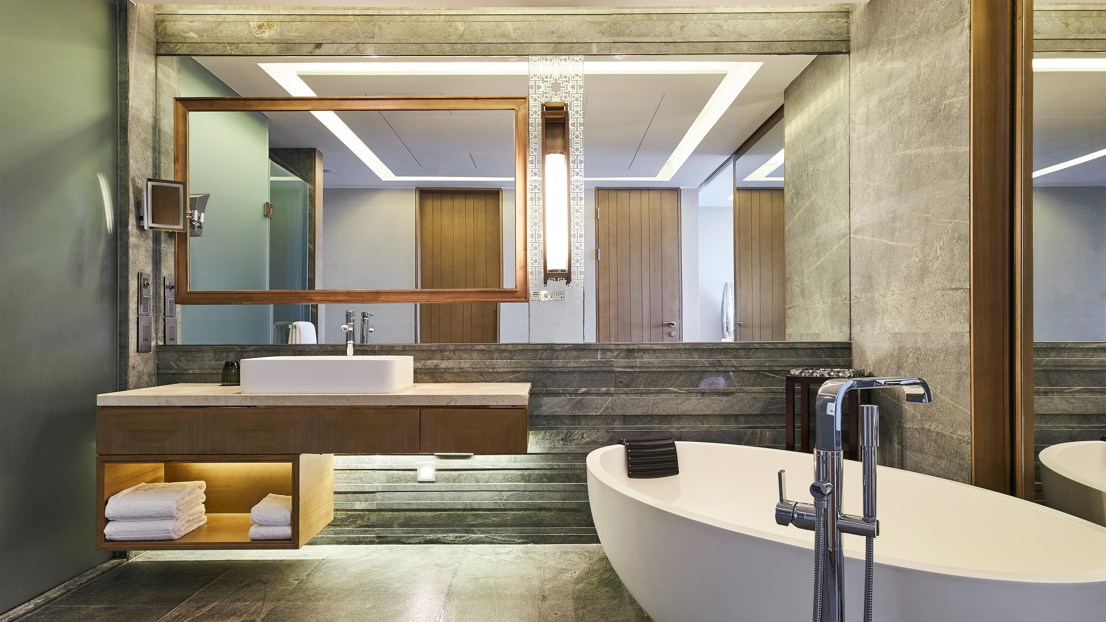 Deluxe Guest room - Image 1