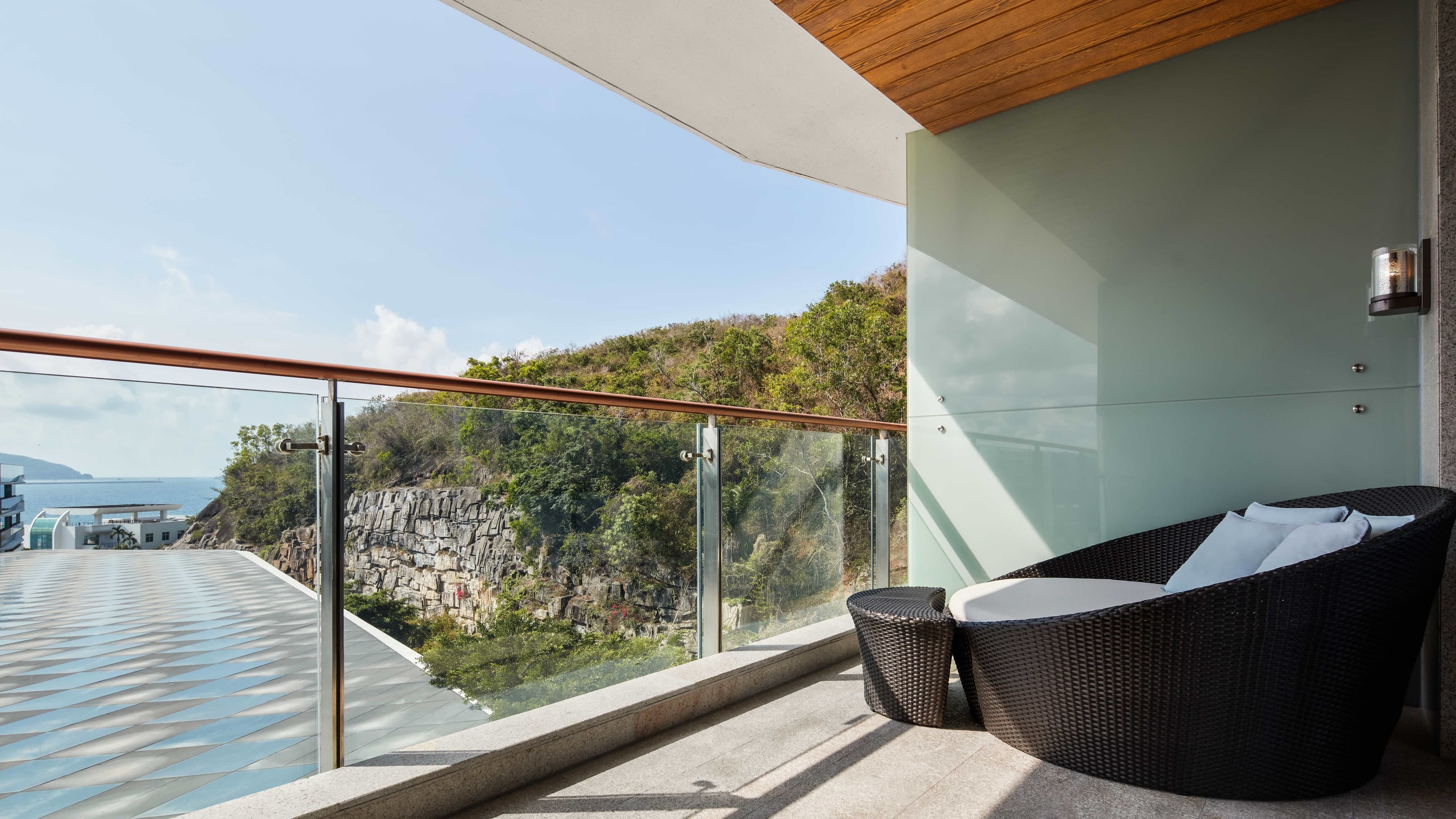 Resort Room - Image 4