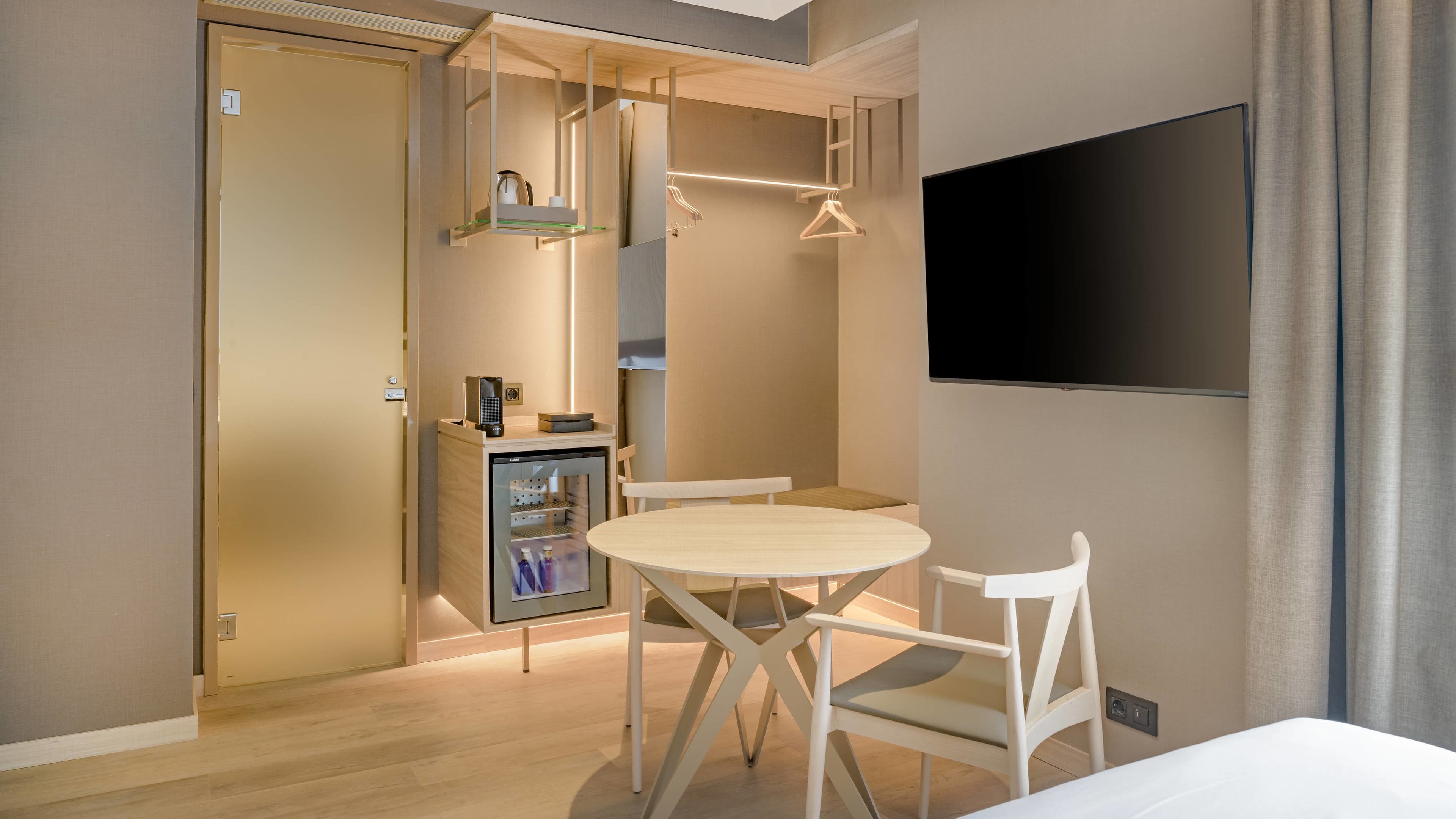 Standard Queen - Image 2