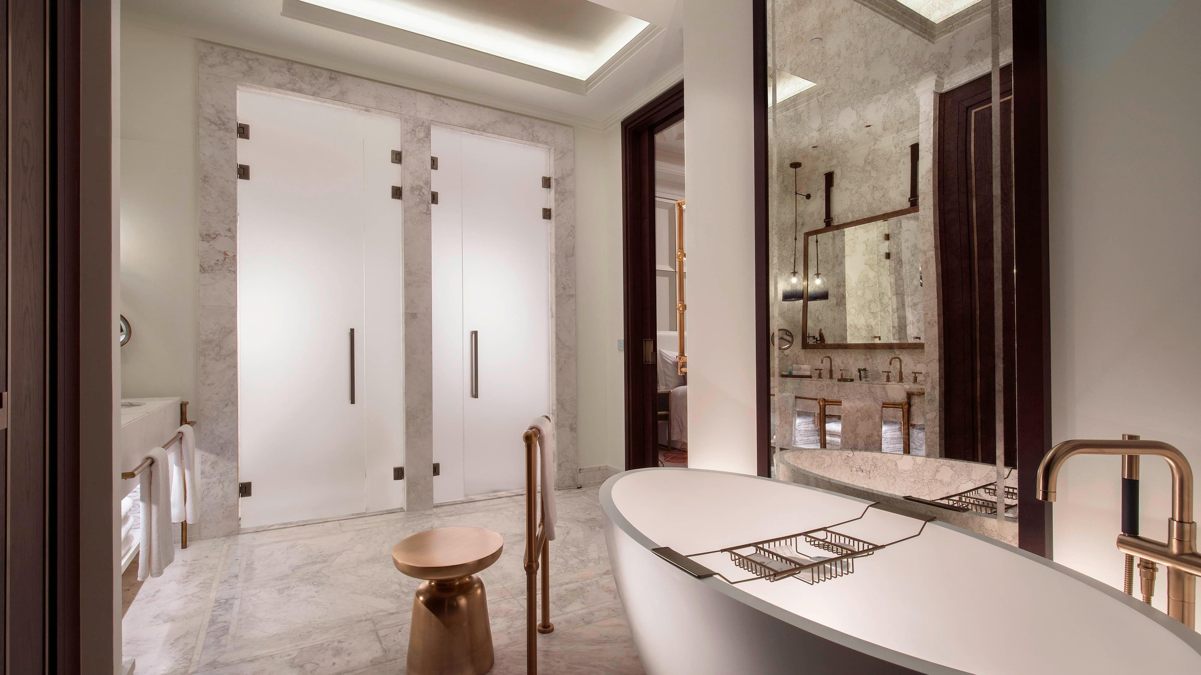 Deluxe Room - Image 4