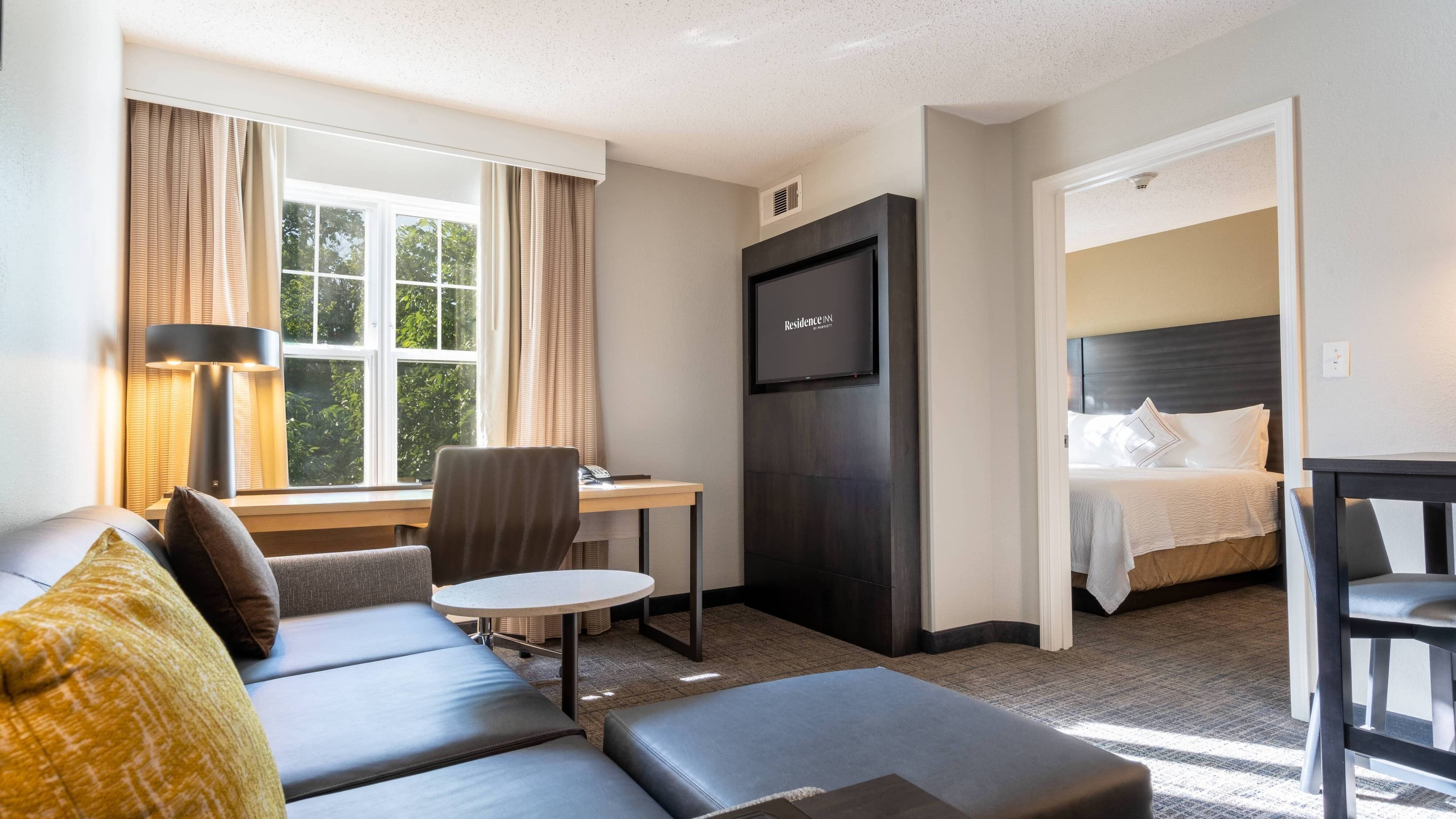 1 Bedroom Suite - Image 1