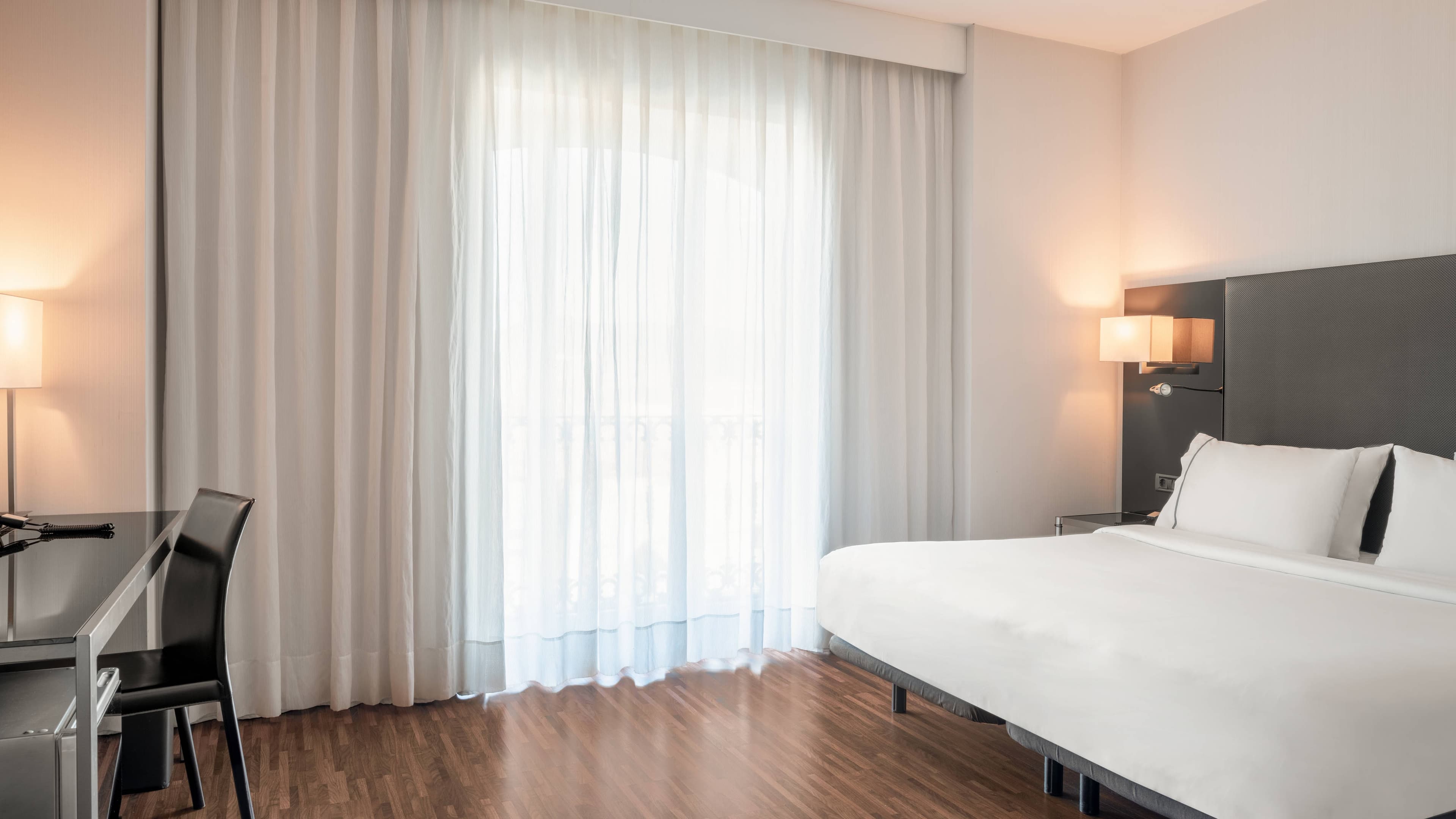 Standard Queen - Image 1