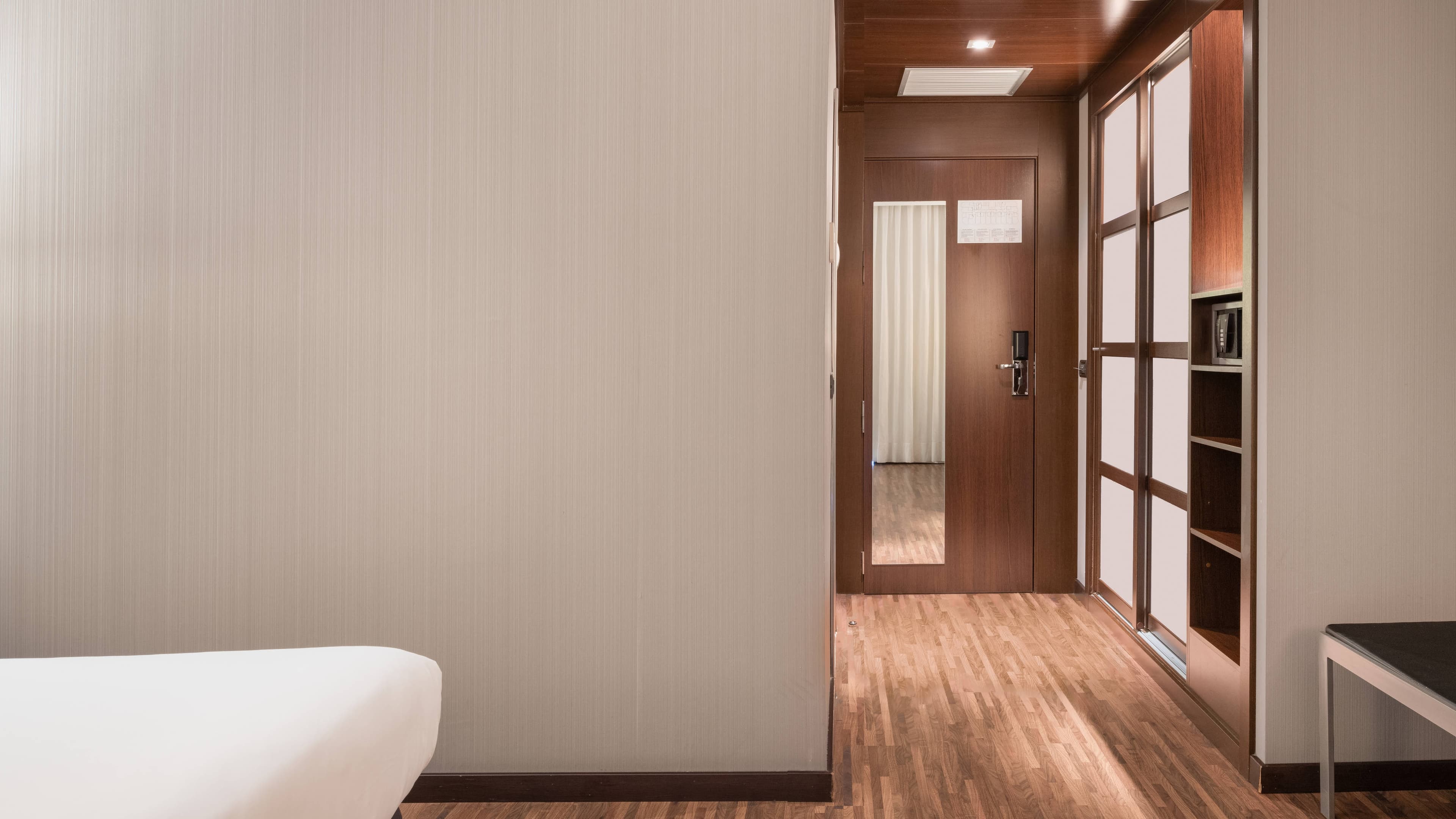 Standard Queen - Image 3