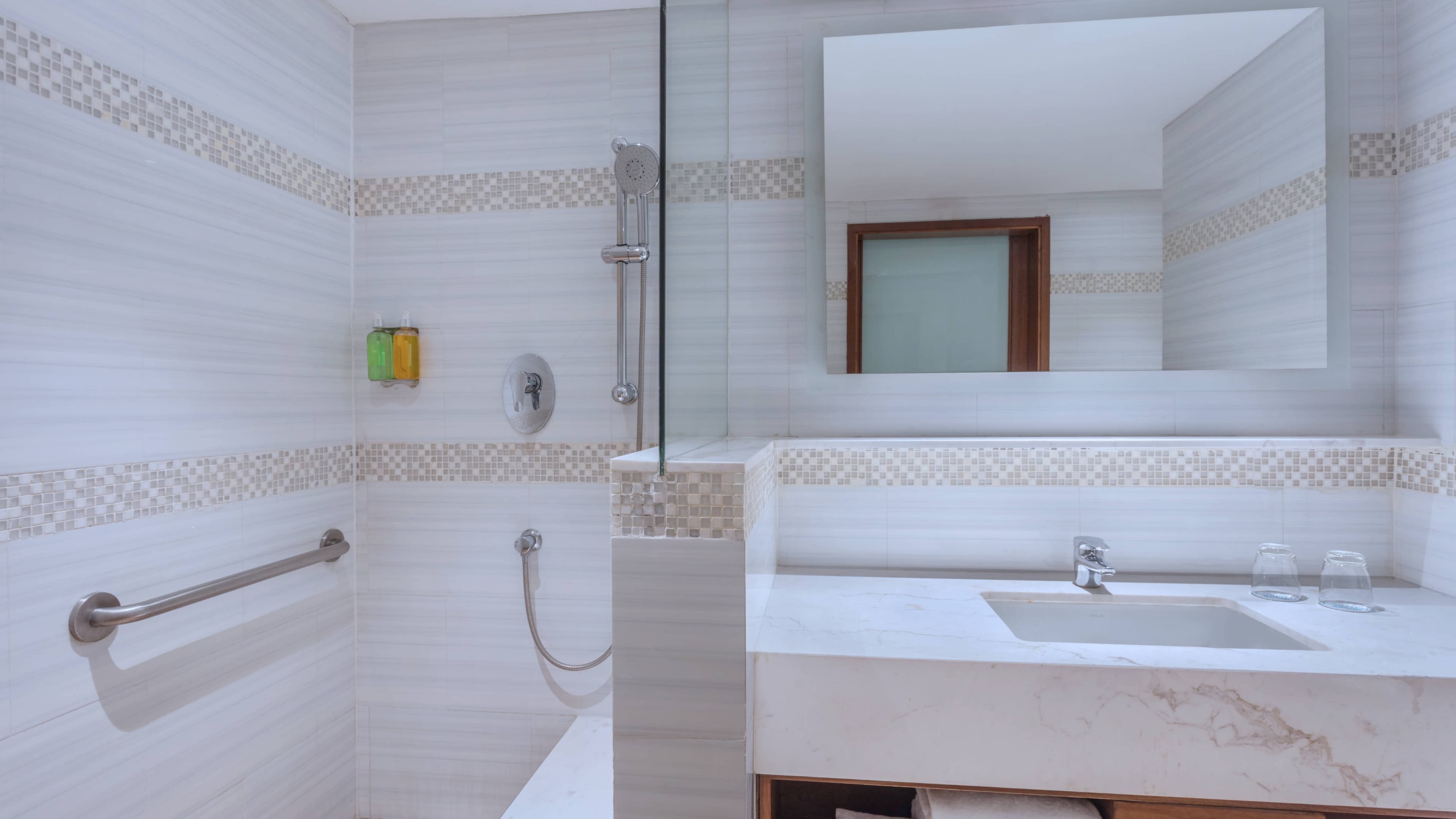 Deluxe Guest room - Image 3