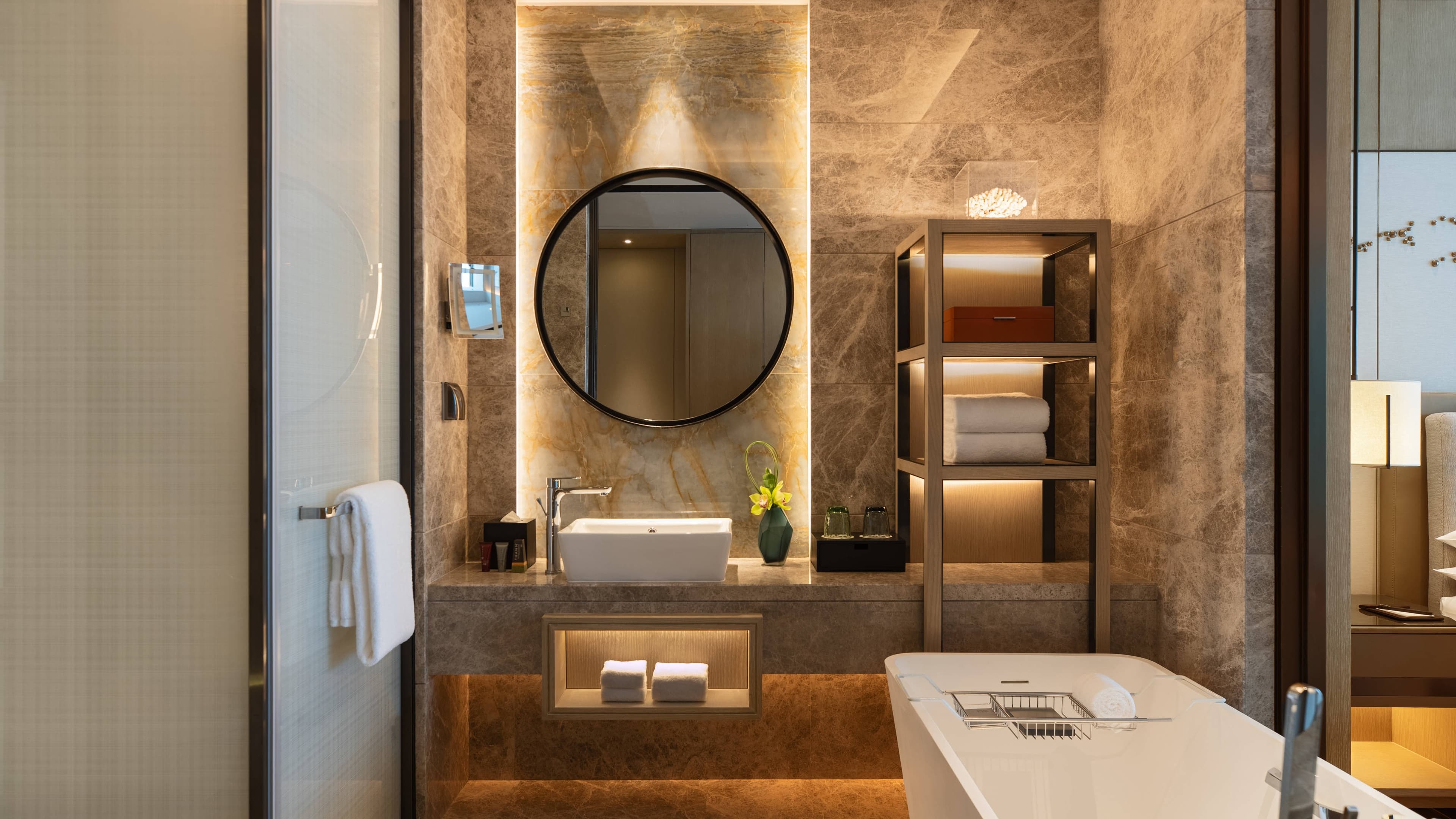 Garden View King Room - Image 2