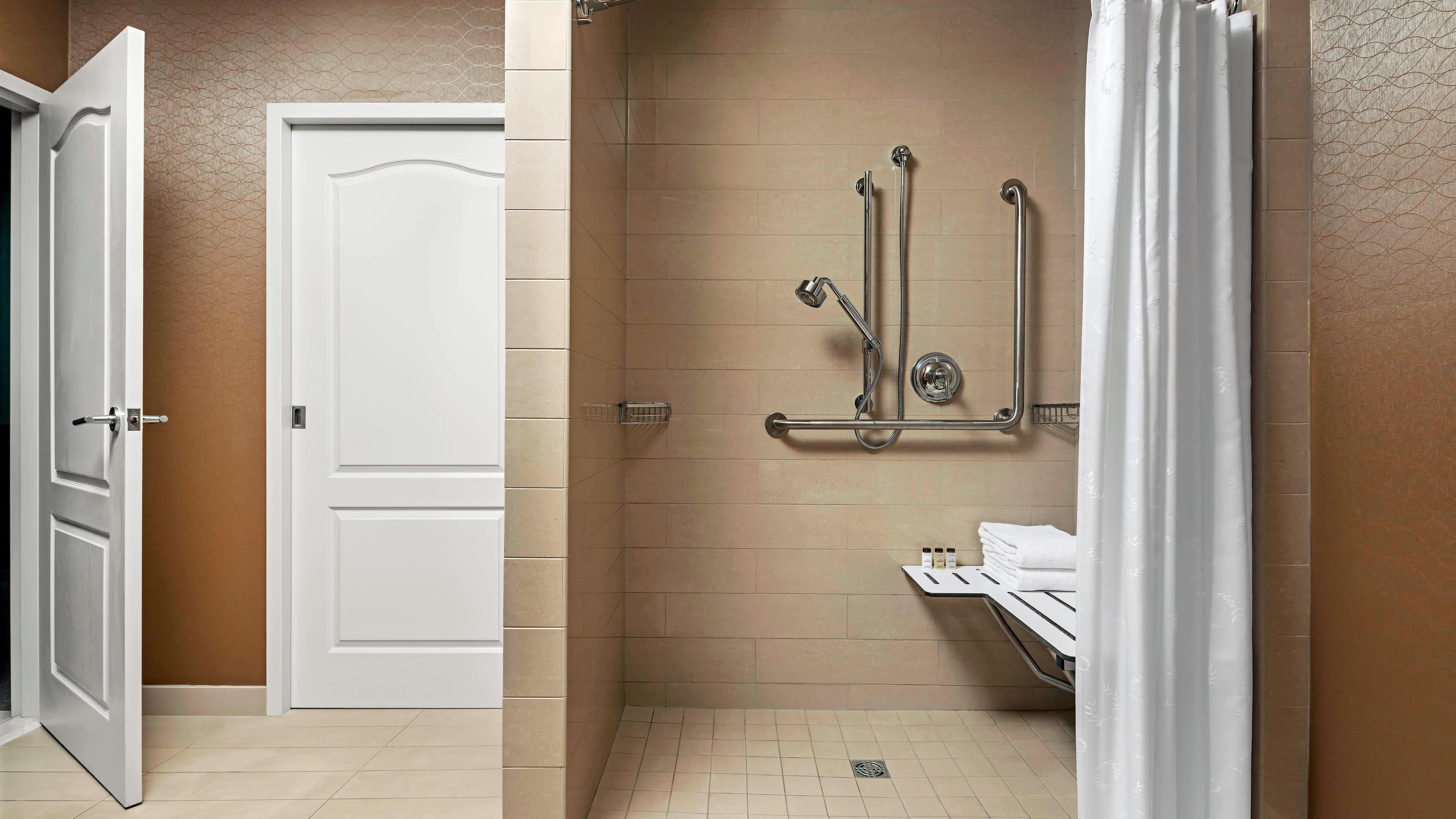 1 Bedroom Suite - Image 5