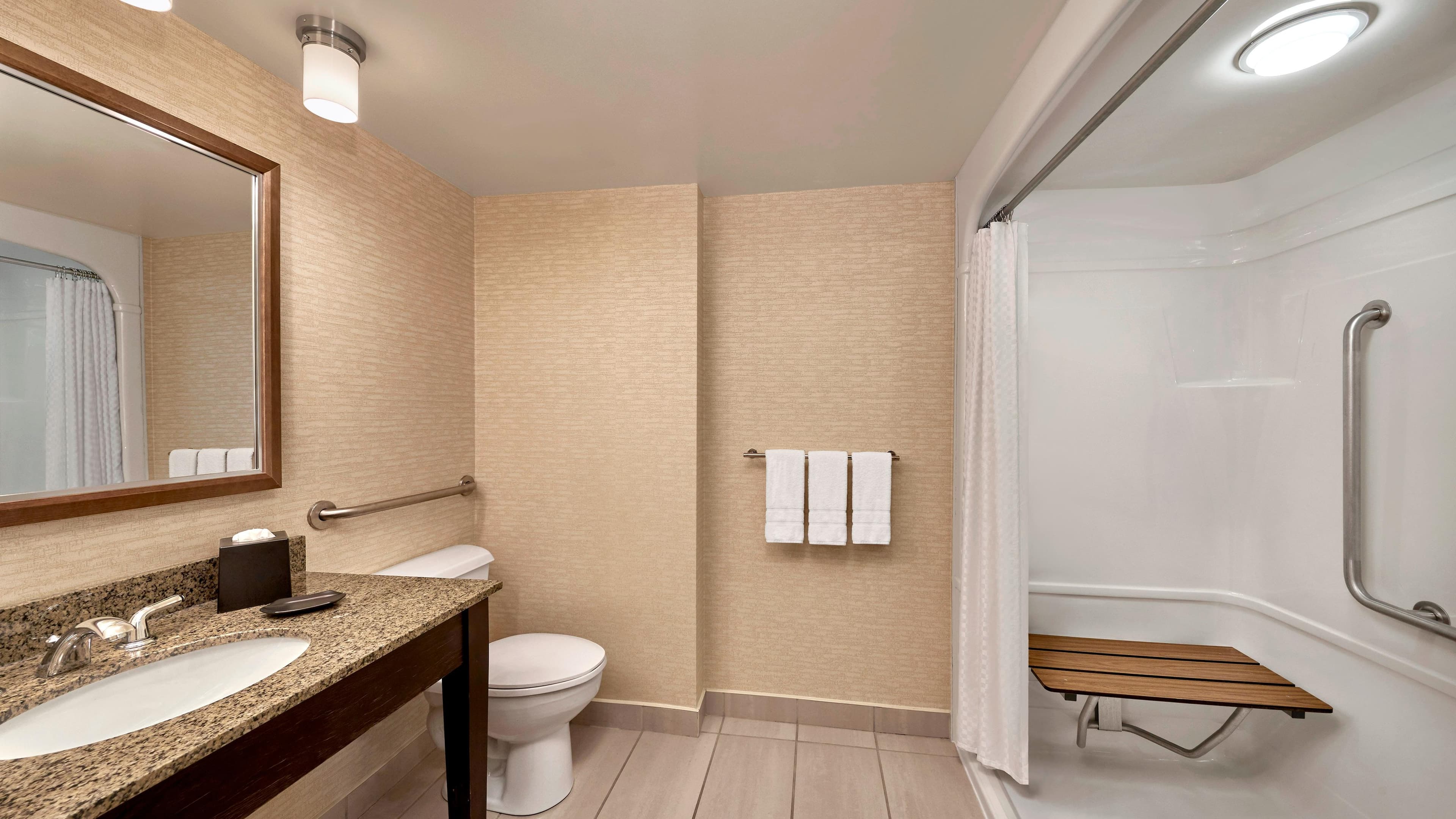 Deluxe Guest room - Image 7