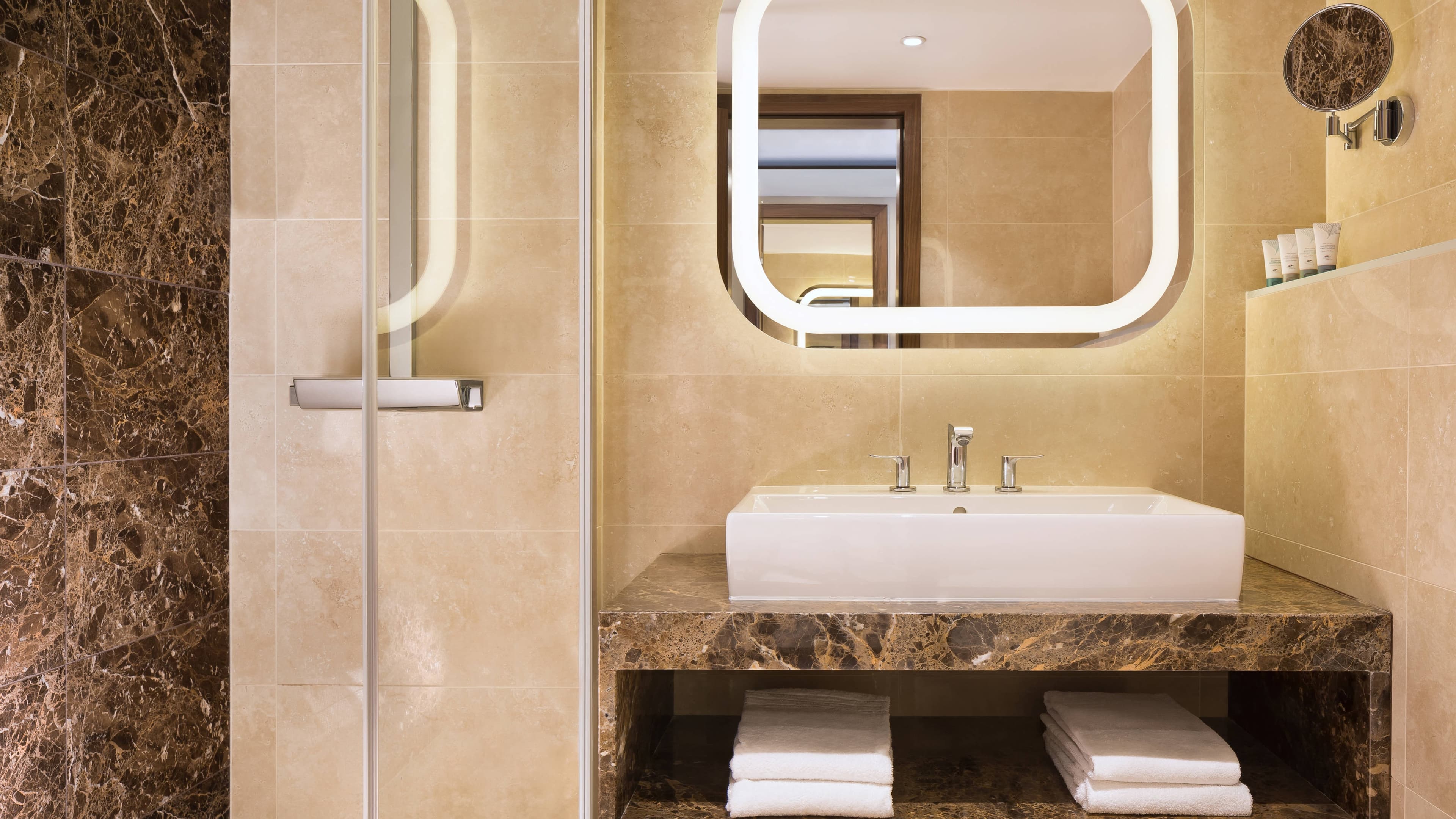 Deluxe Twin - Image 4