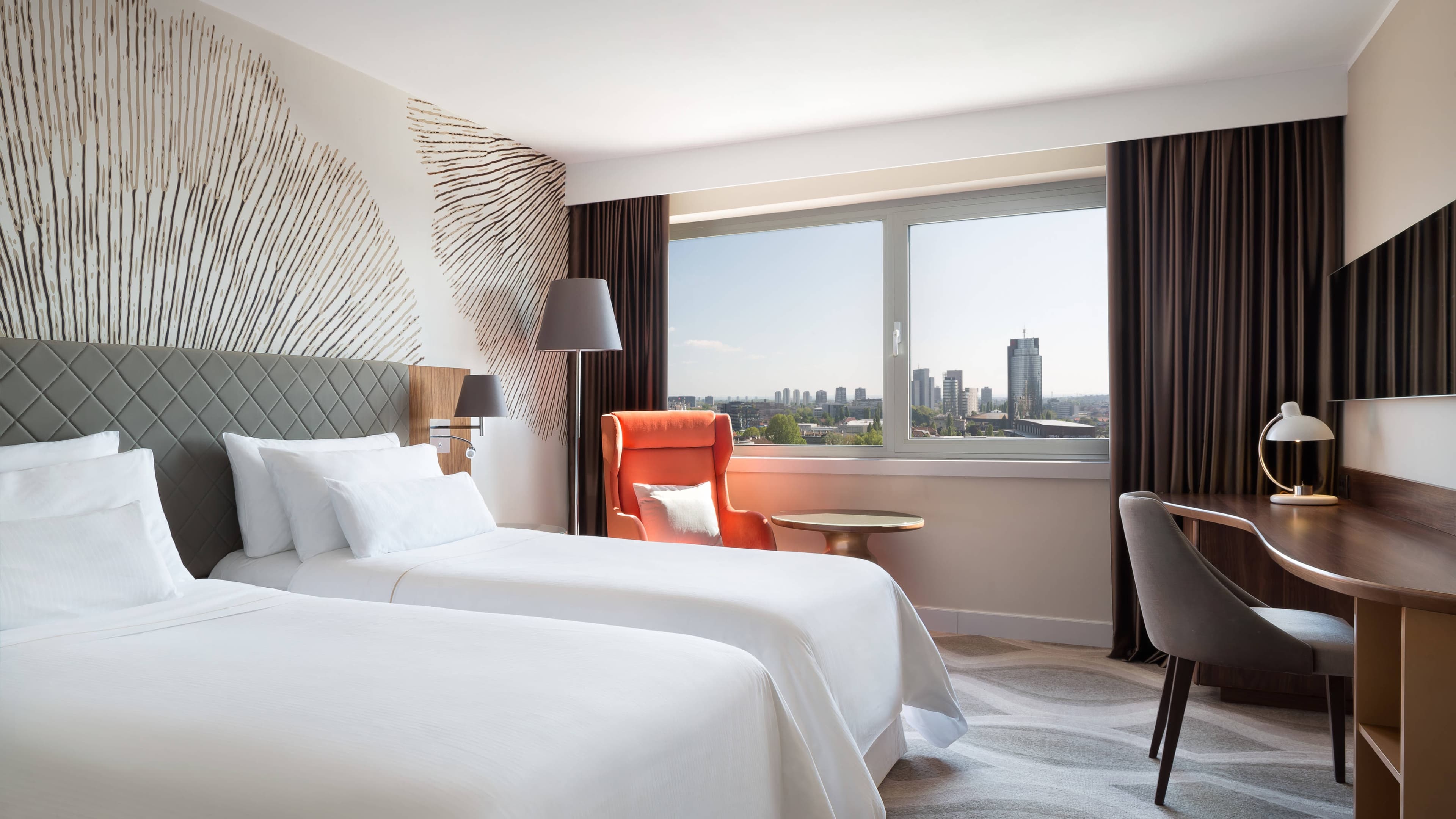 Deluxe Twin - Image 3