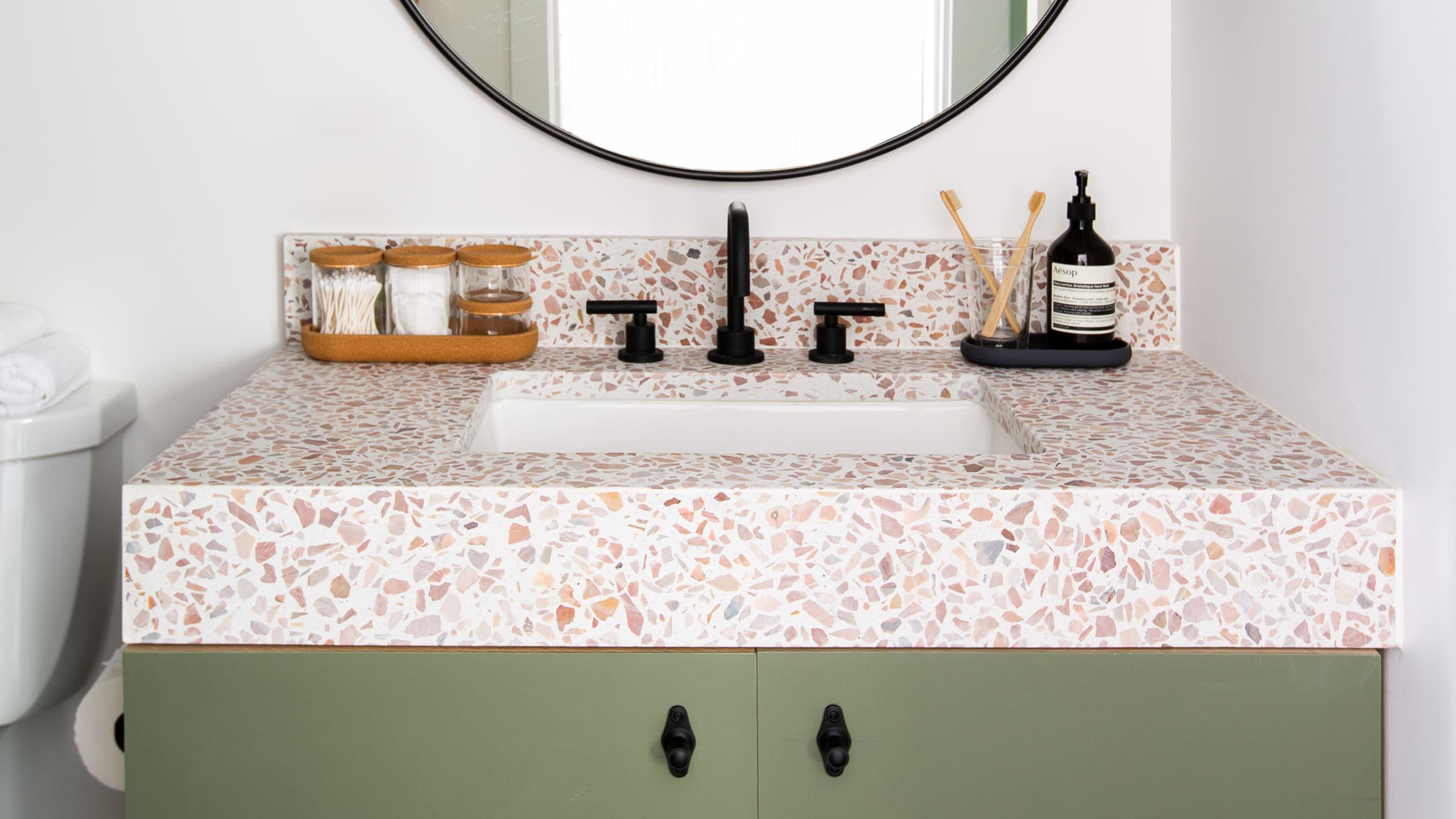 Deluxe King Room - Image 4