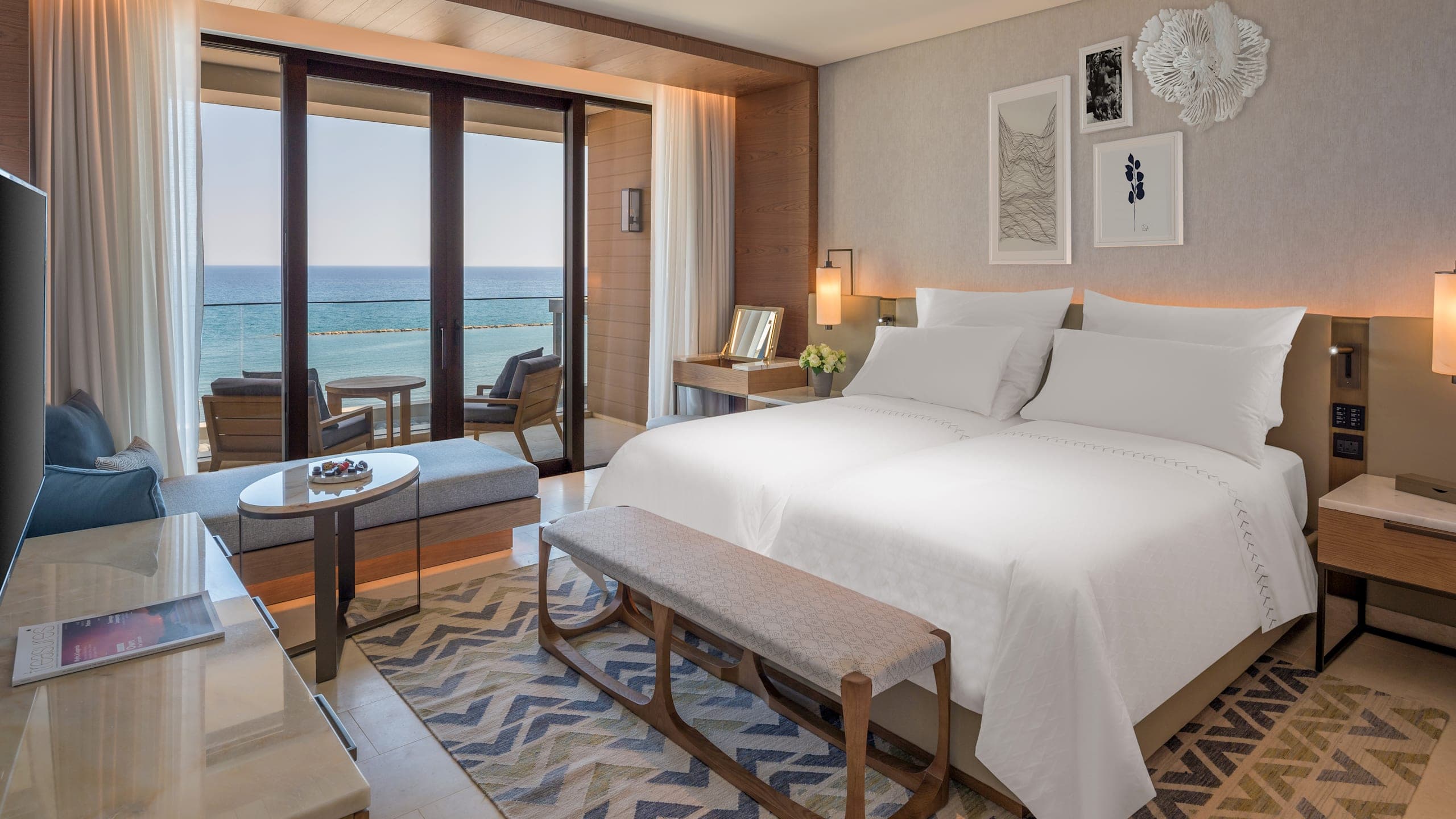 Deluxe Sea View Room - Image 7