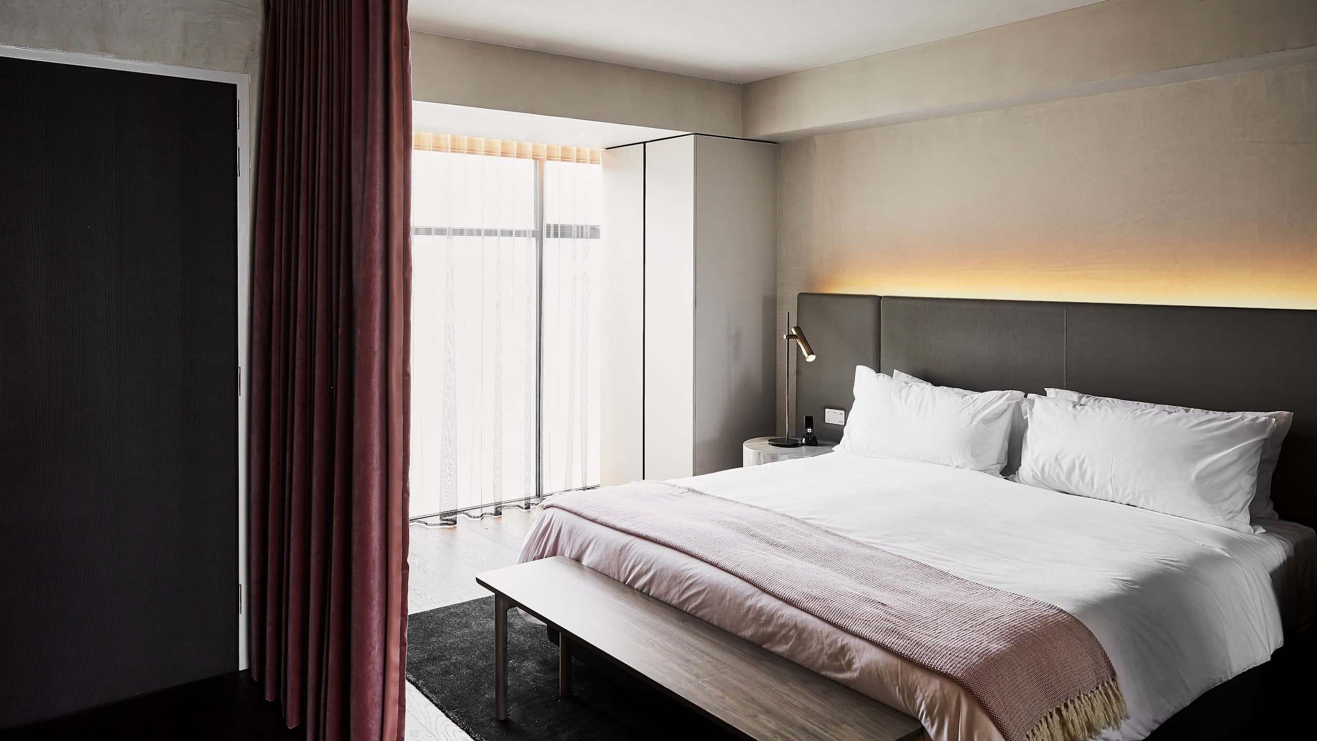 Urban Suite, One Bedroom - Image 2