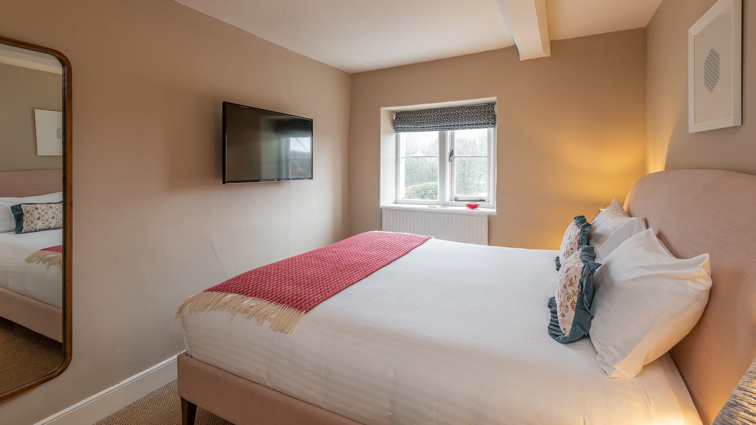 Small Double Room - Image 1