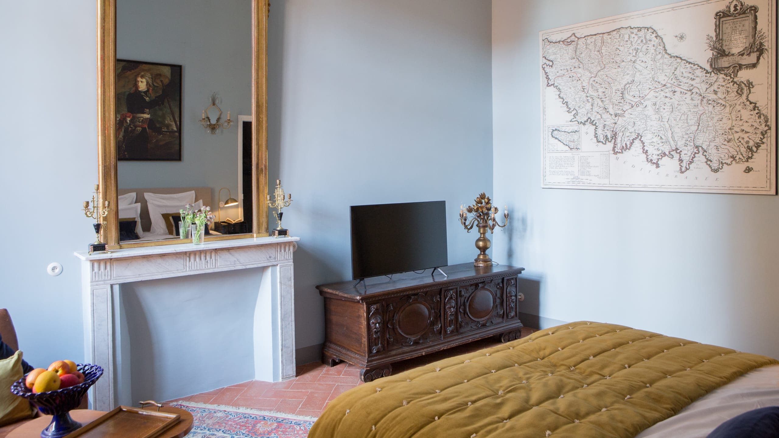 Blue Room - Image 10