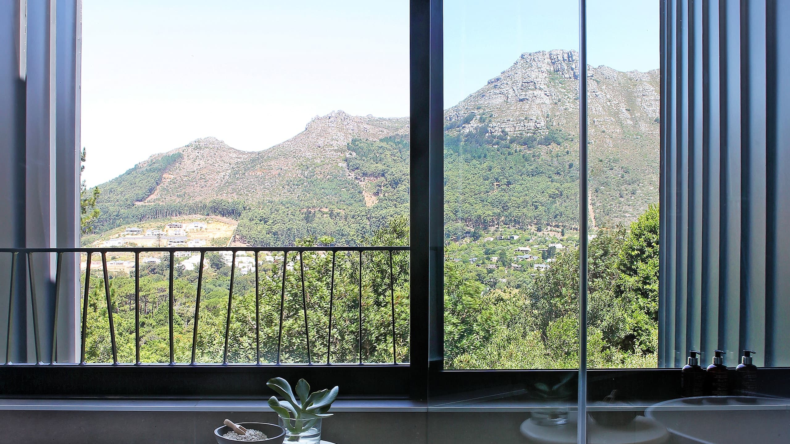 Deluxe Mountain Room (Villa Verte) - Image 4