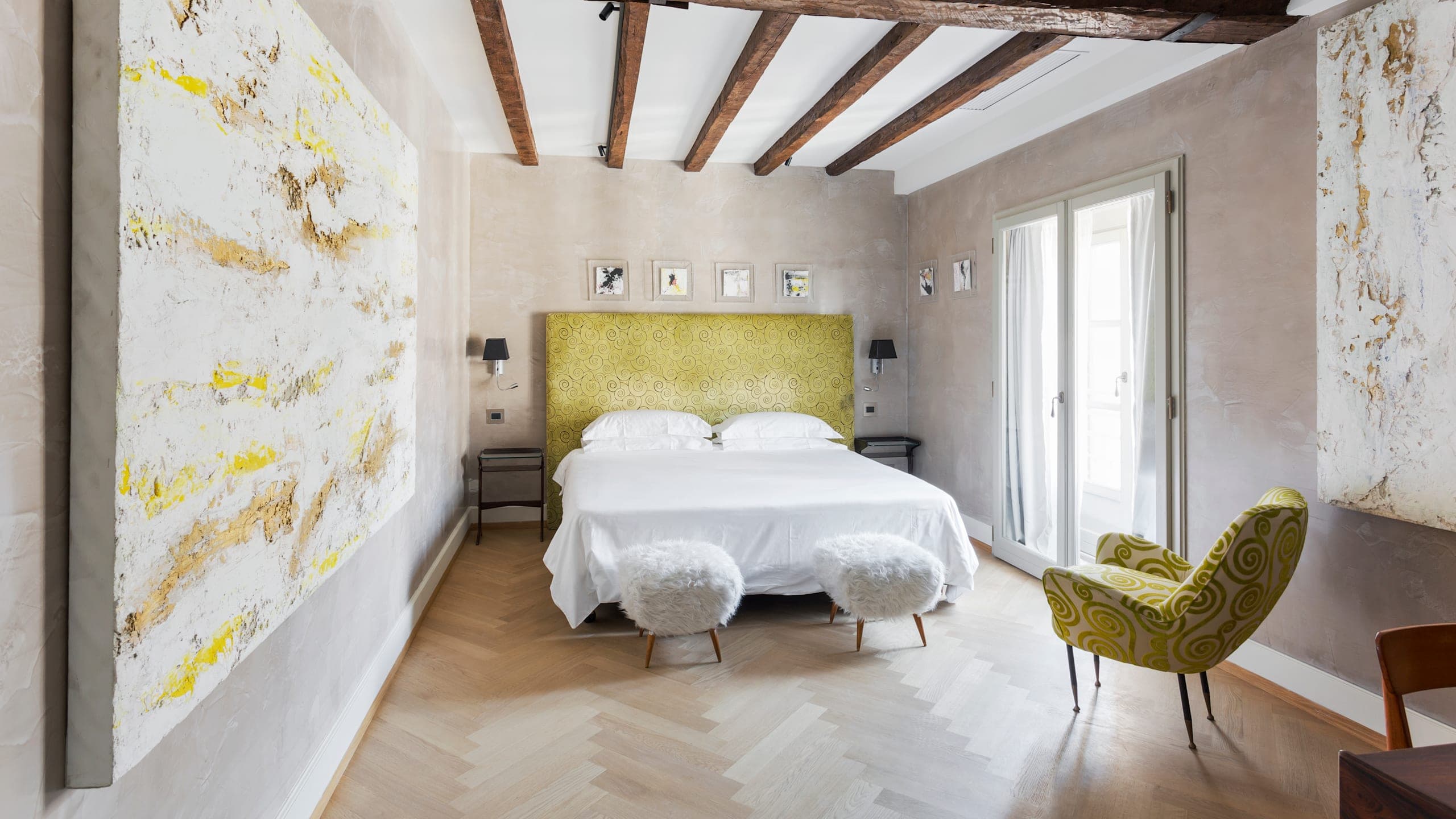 Deluxe Room - Image 3