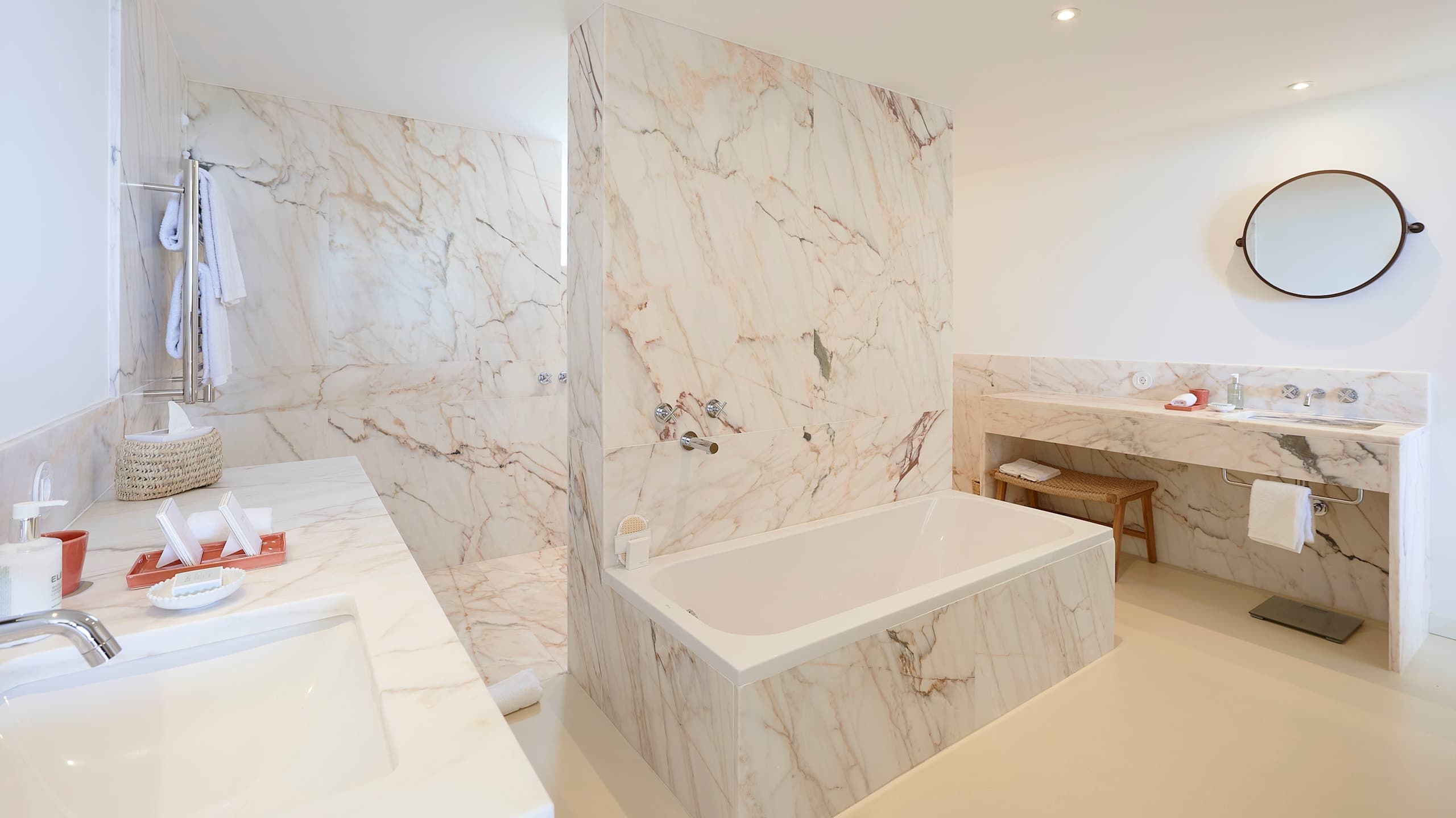 Nature Park Premium Room with Balcony - Image 2