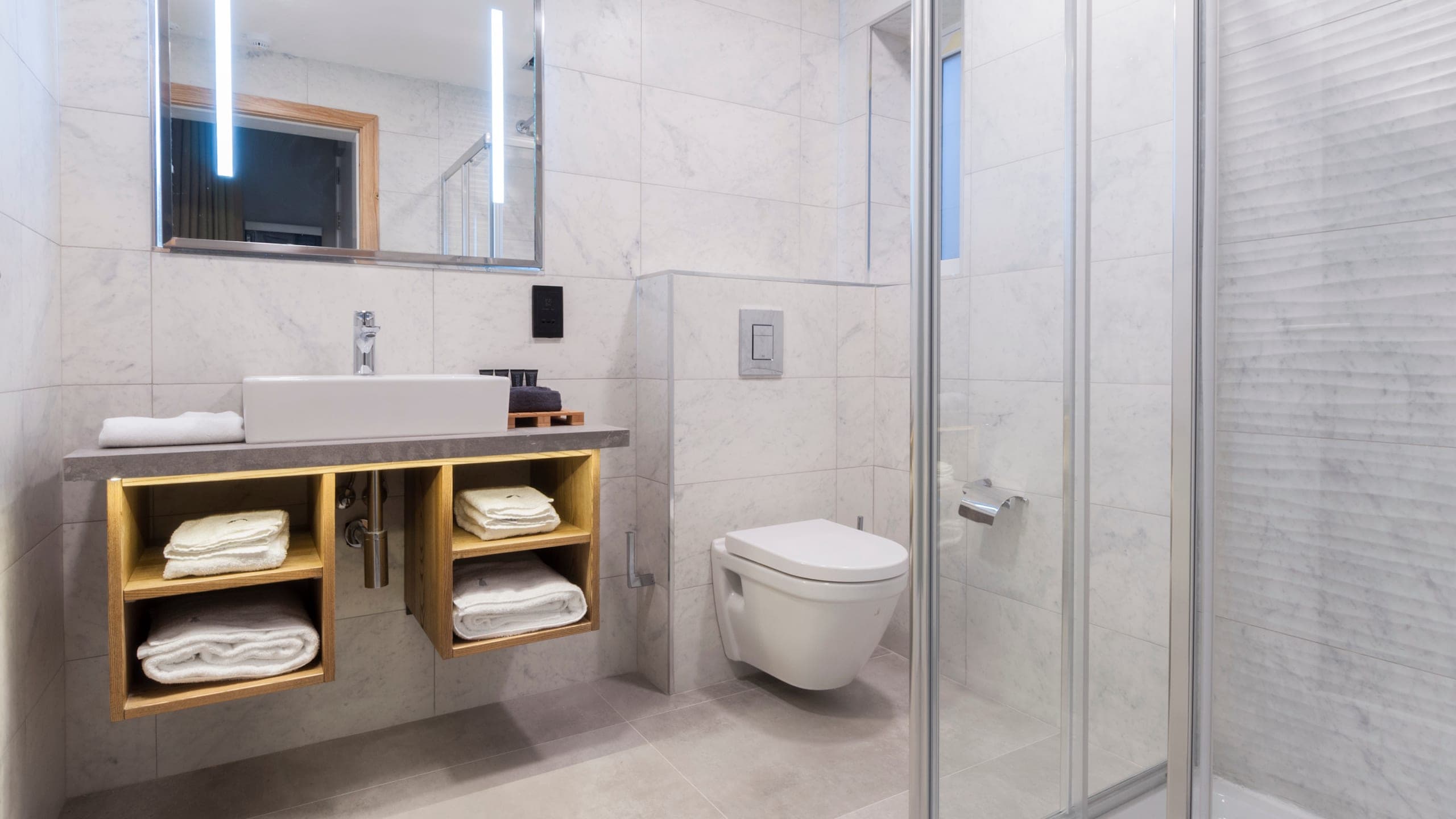 Comfort Room - Image 3