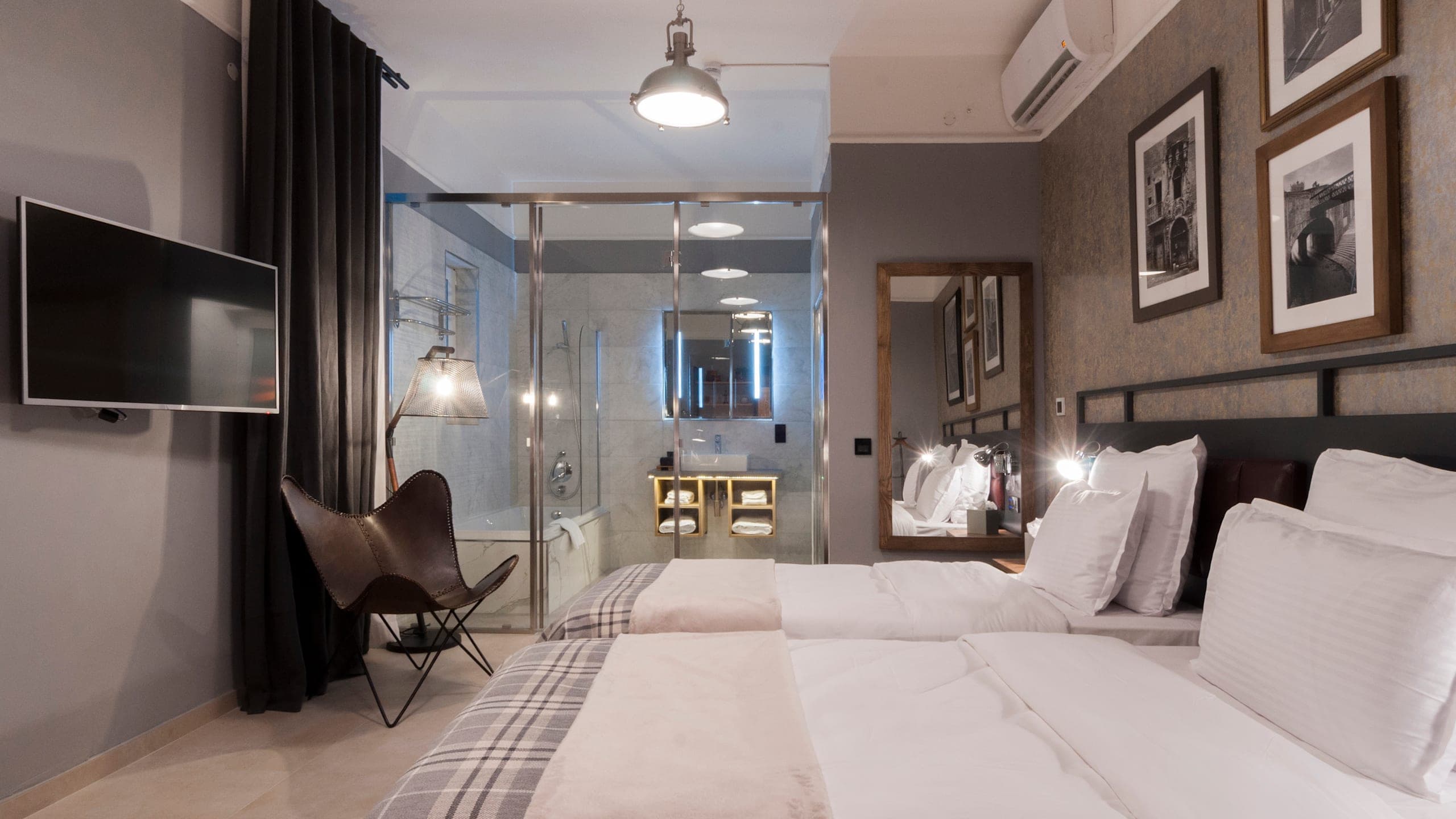 Comfort Room - Image 1