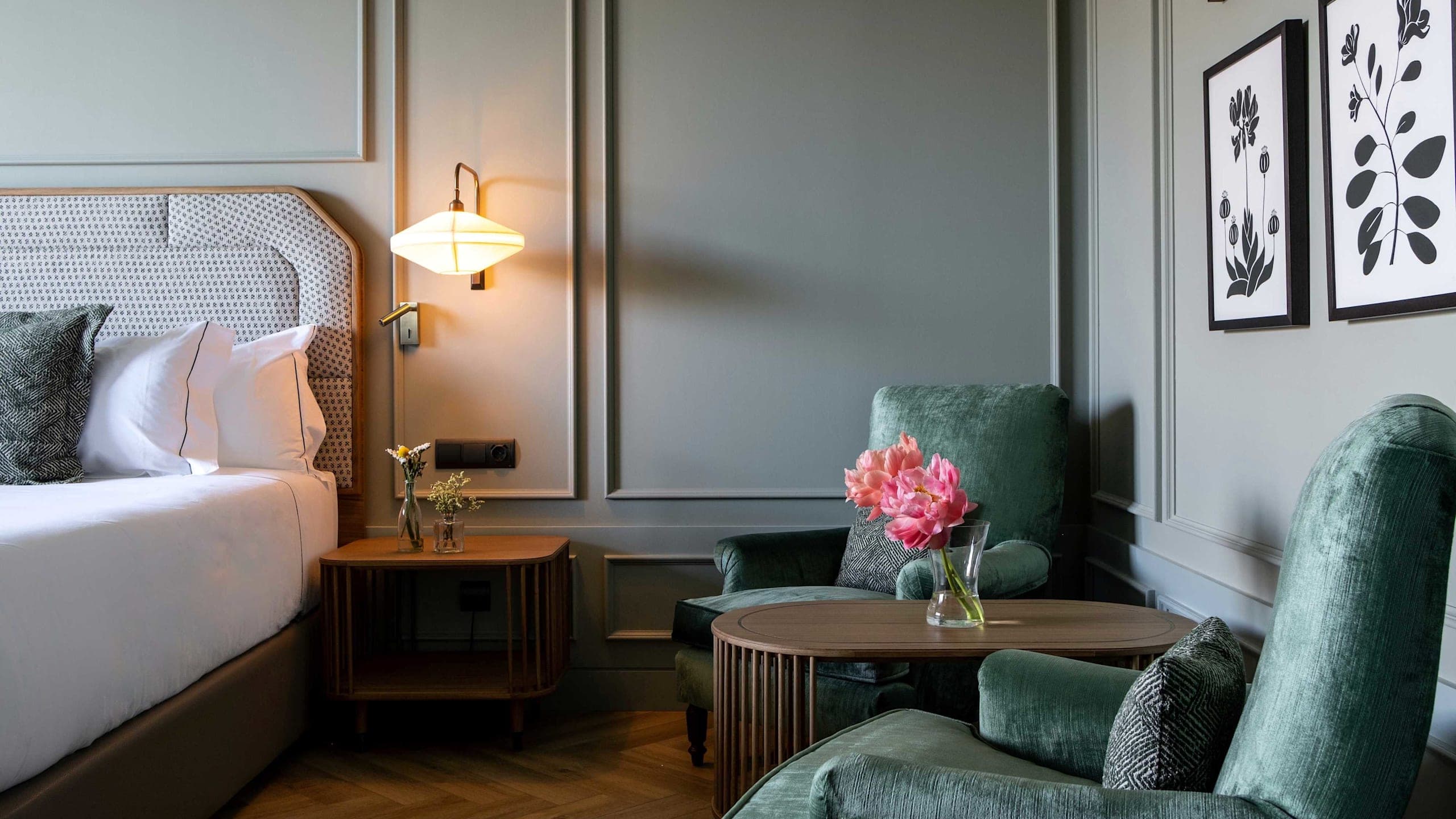 Deluxe Room - Image 3