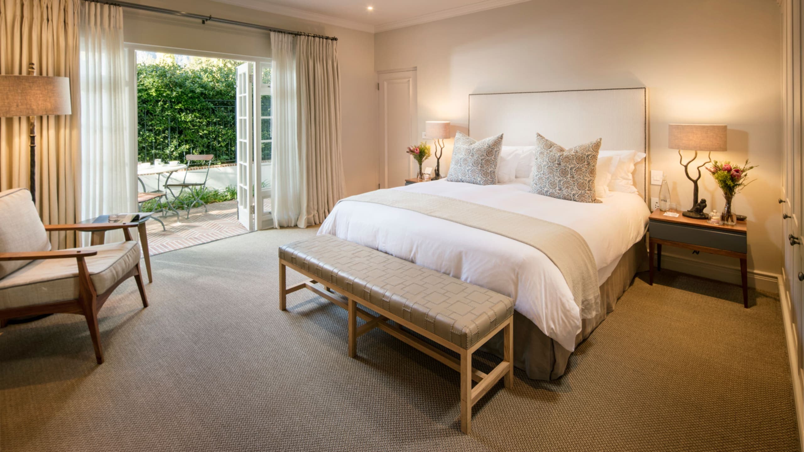 Classic Room with Terrace - Image 2