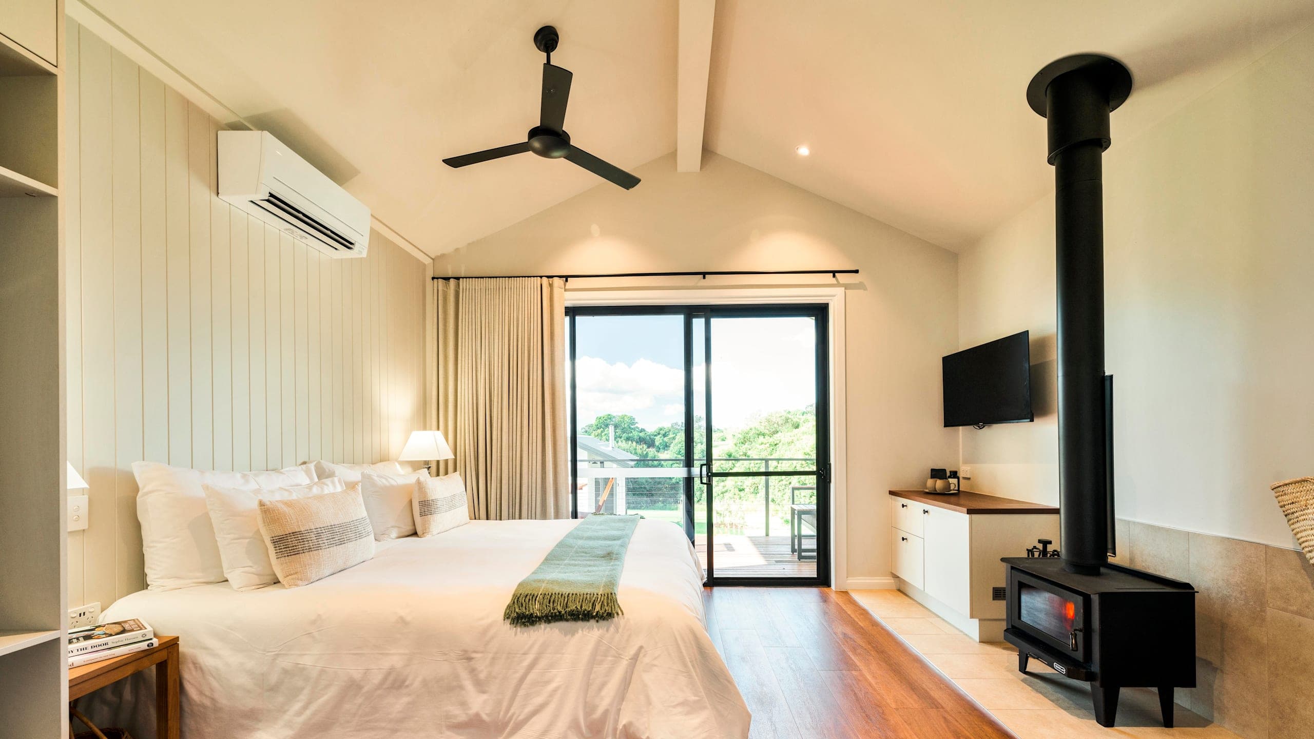 Accessible King Cabin - Image 2