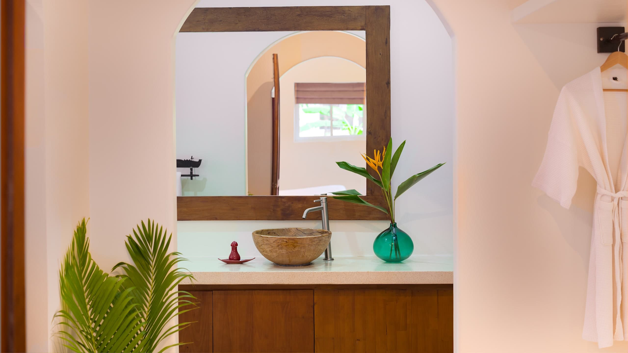 Grand Tour Room - Image 4