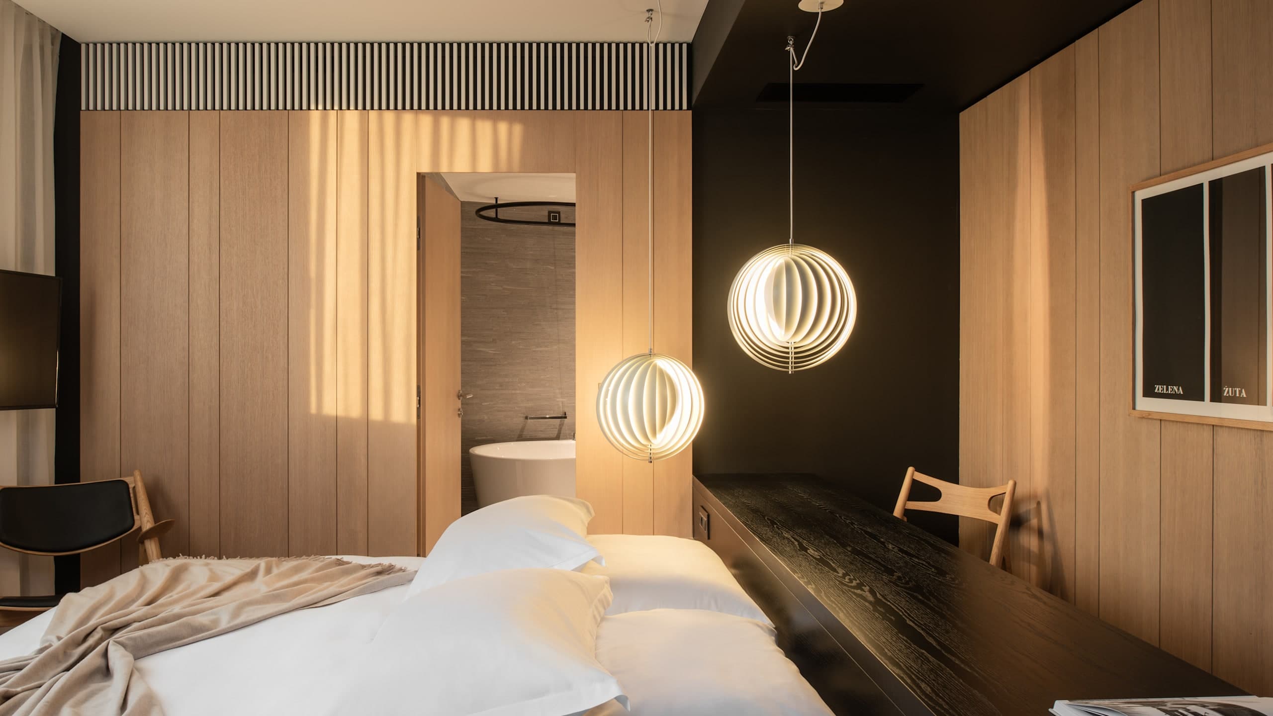 Superior City View Room - Image 3