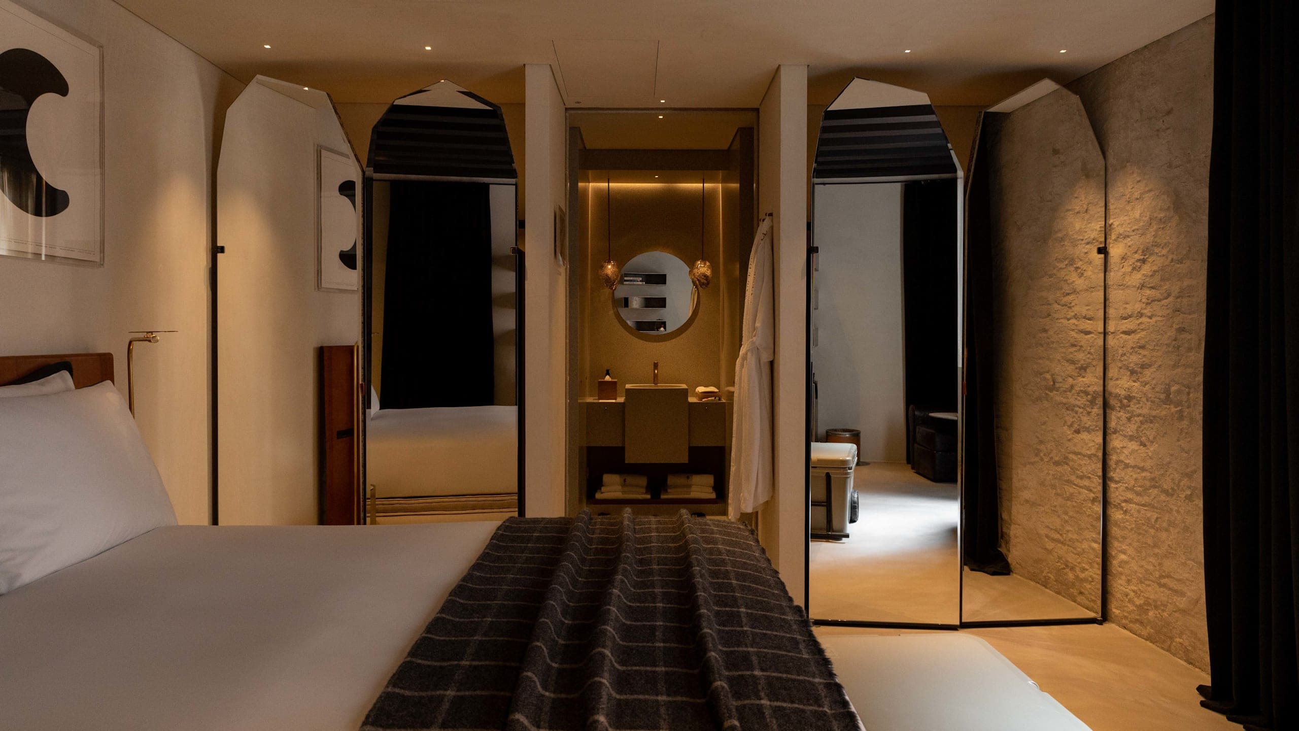 Postvenetian Room - Image 5