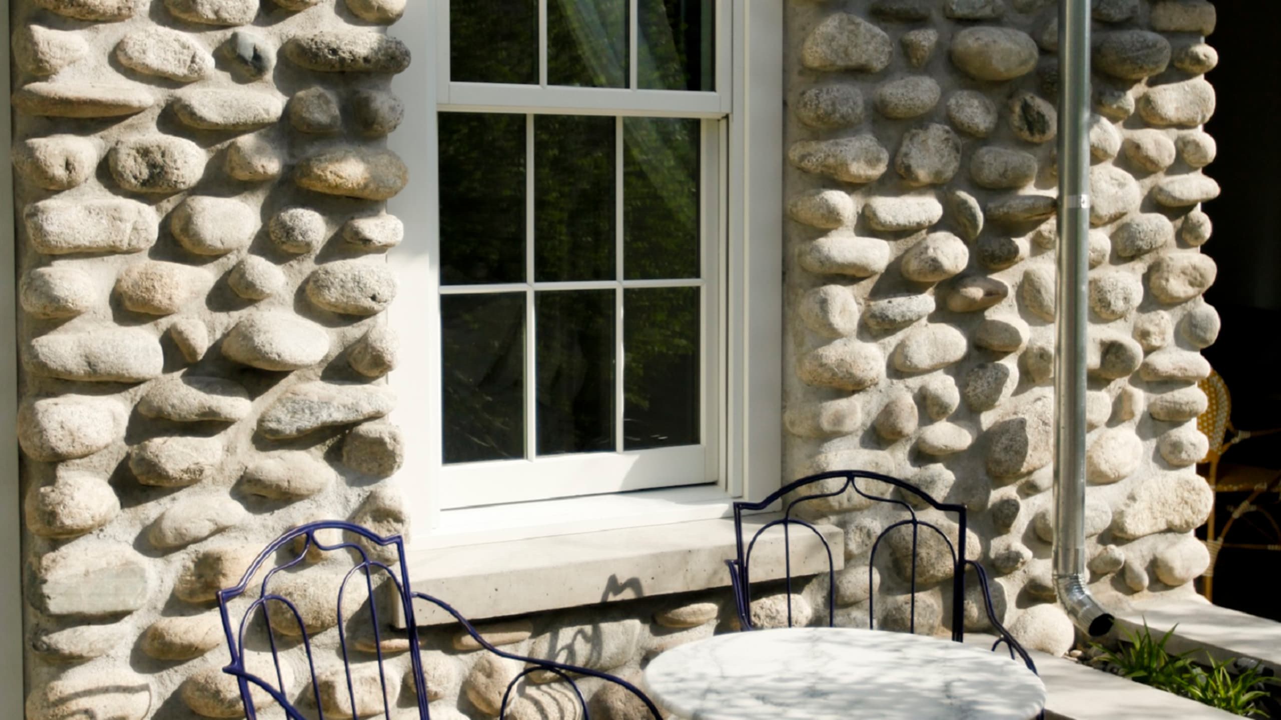 Tiny Cottage Queen - Image 3