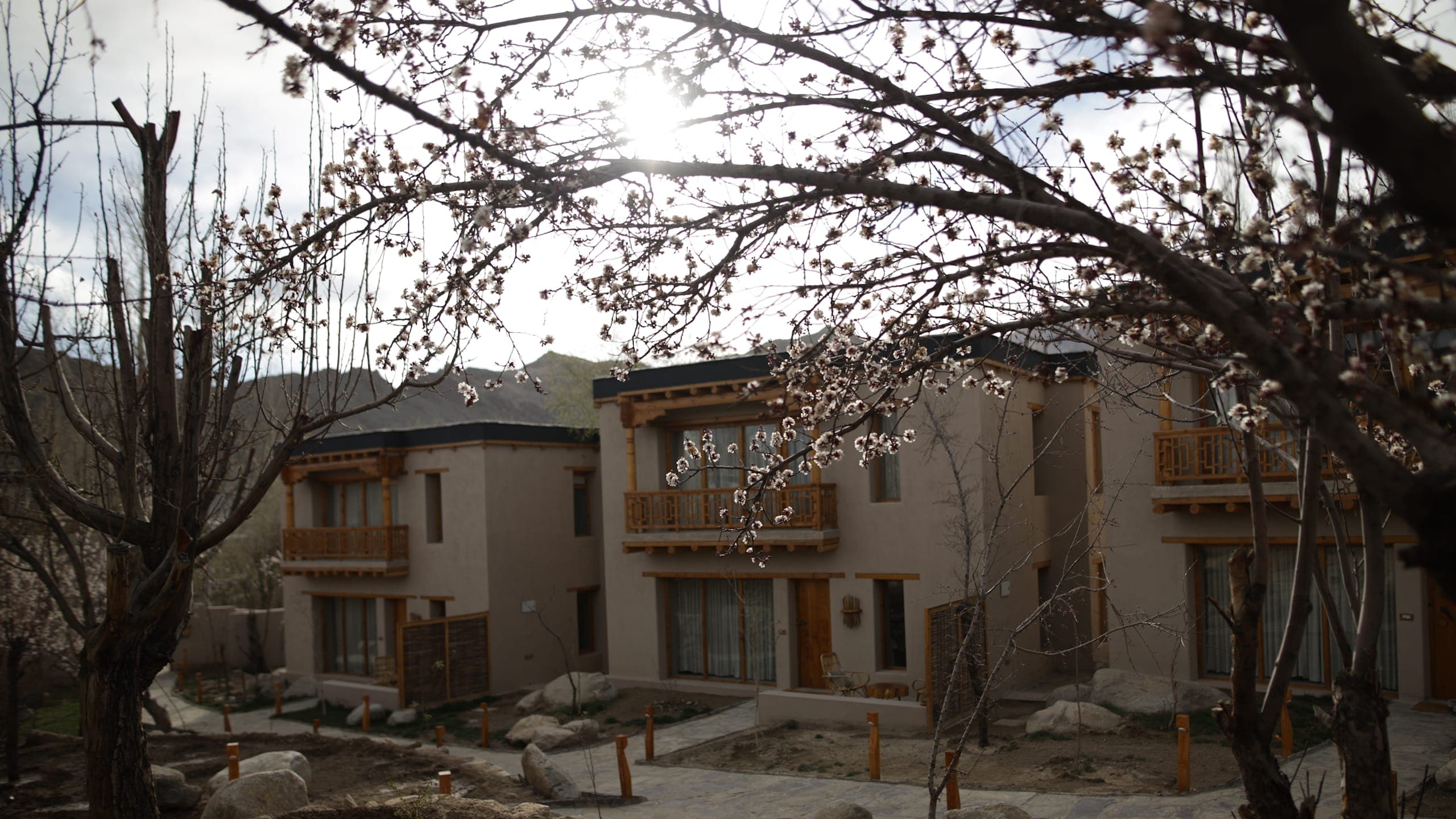 Luxury Duplex Villa with King Bed - Image 12