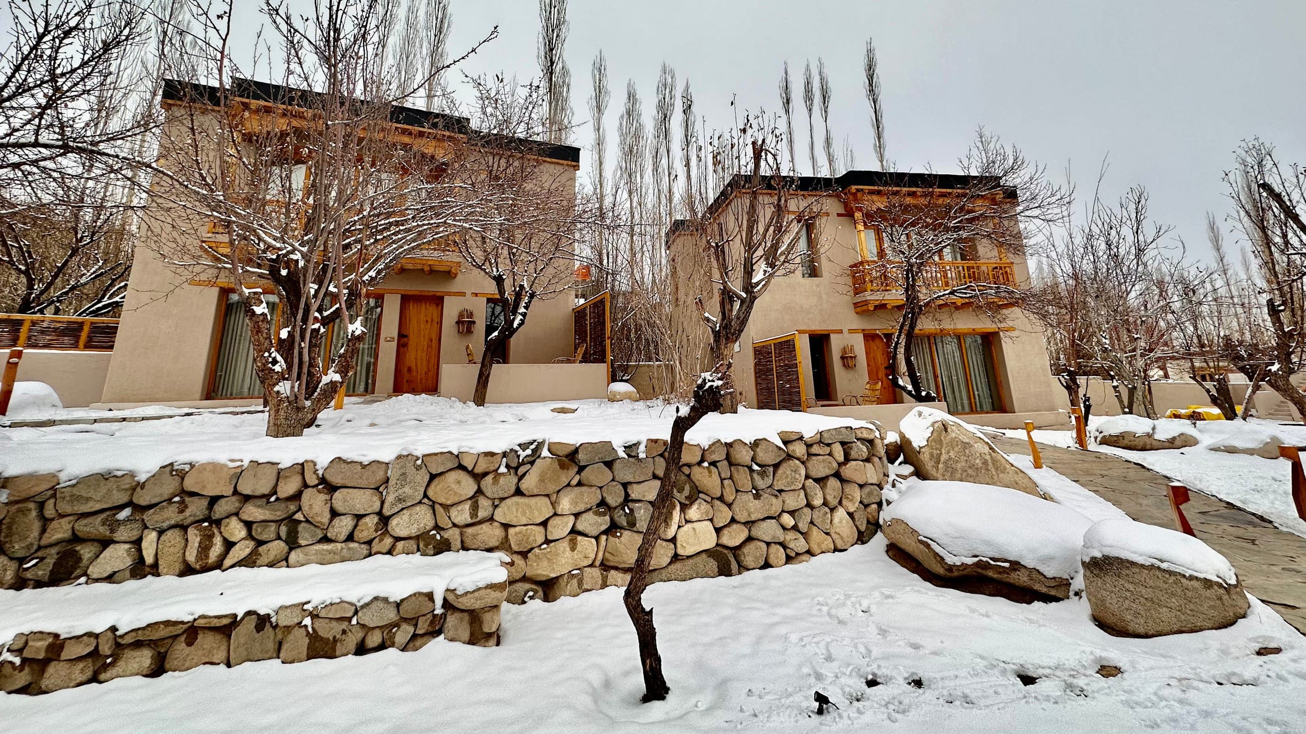 Luxury Duplex Villa with King Bed - Image 2