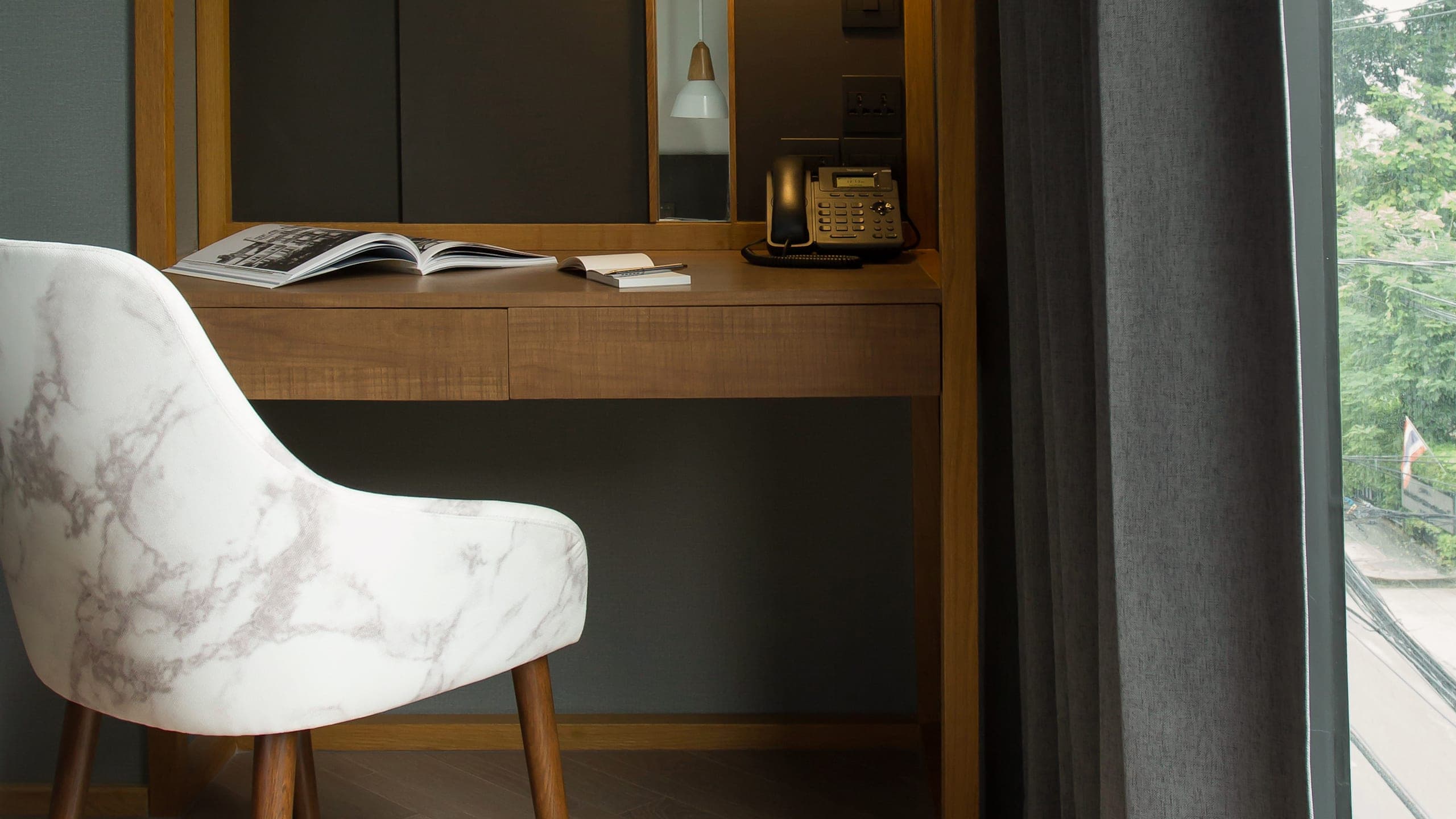 Deluxe Corner - Image 3