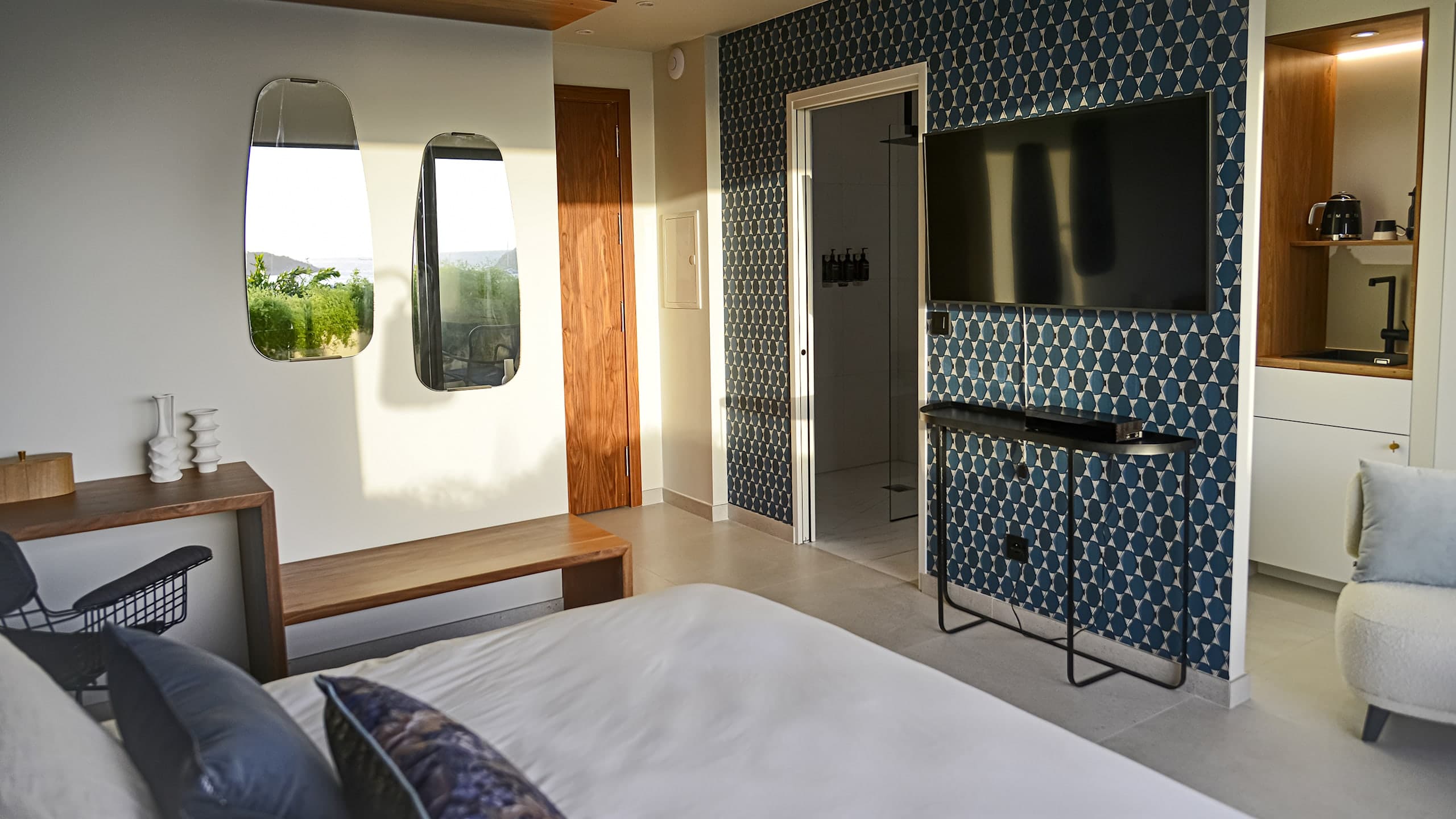 Deluxe Suite - Ocean View with Terrace - Image 10