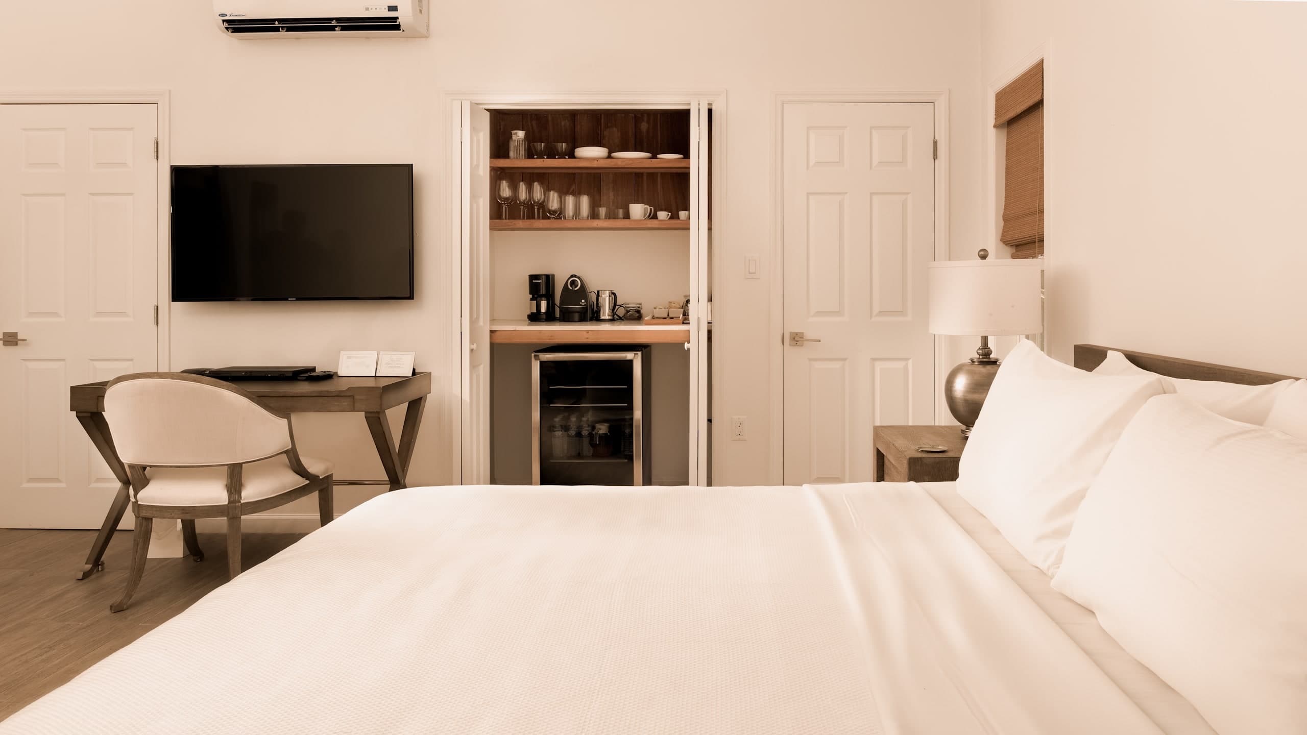 Beach Club Studio - Image 3